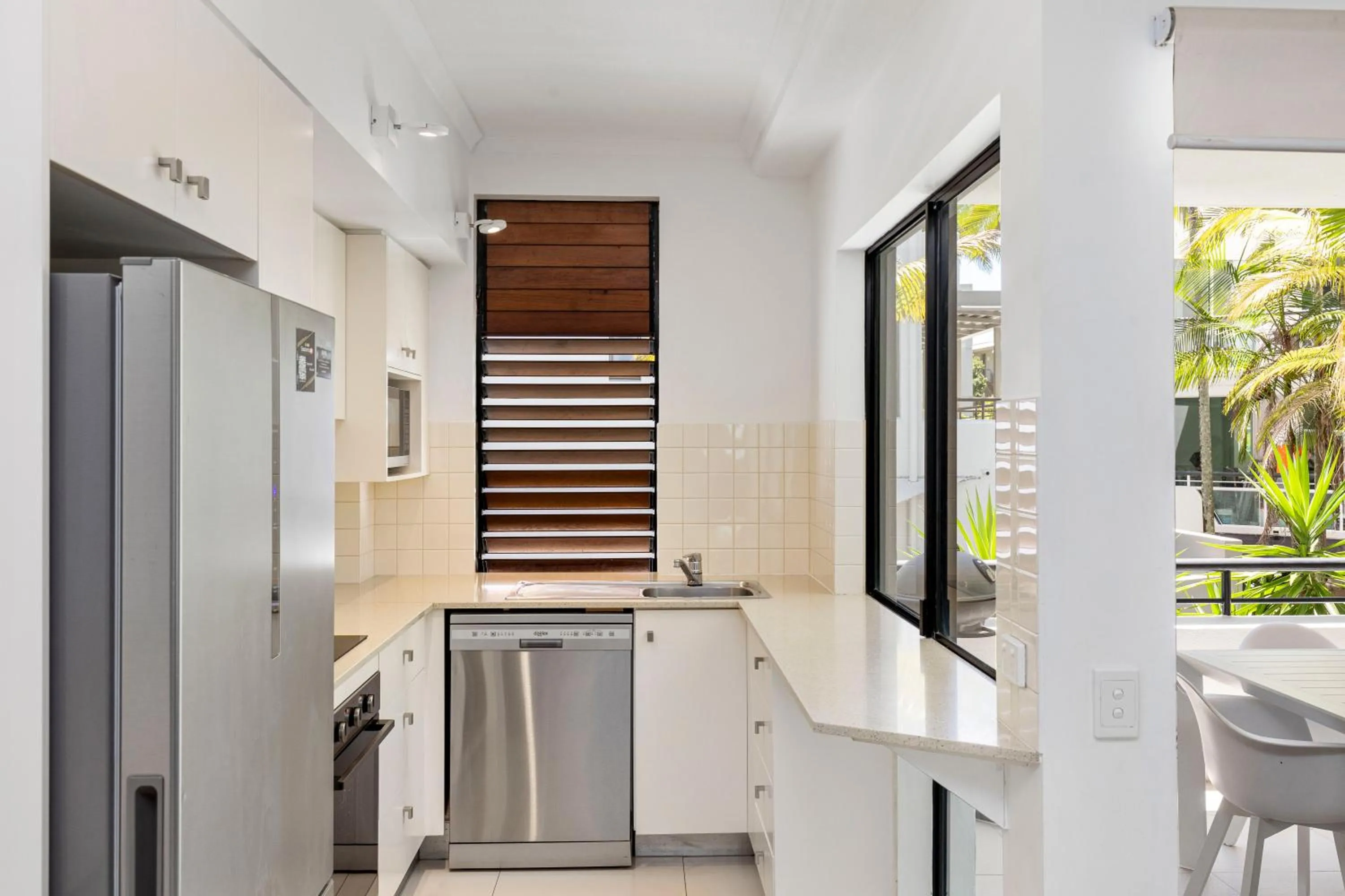 Kitchen or kitchenette in Bella Casa Noosa