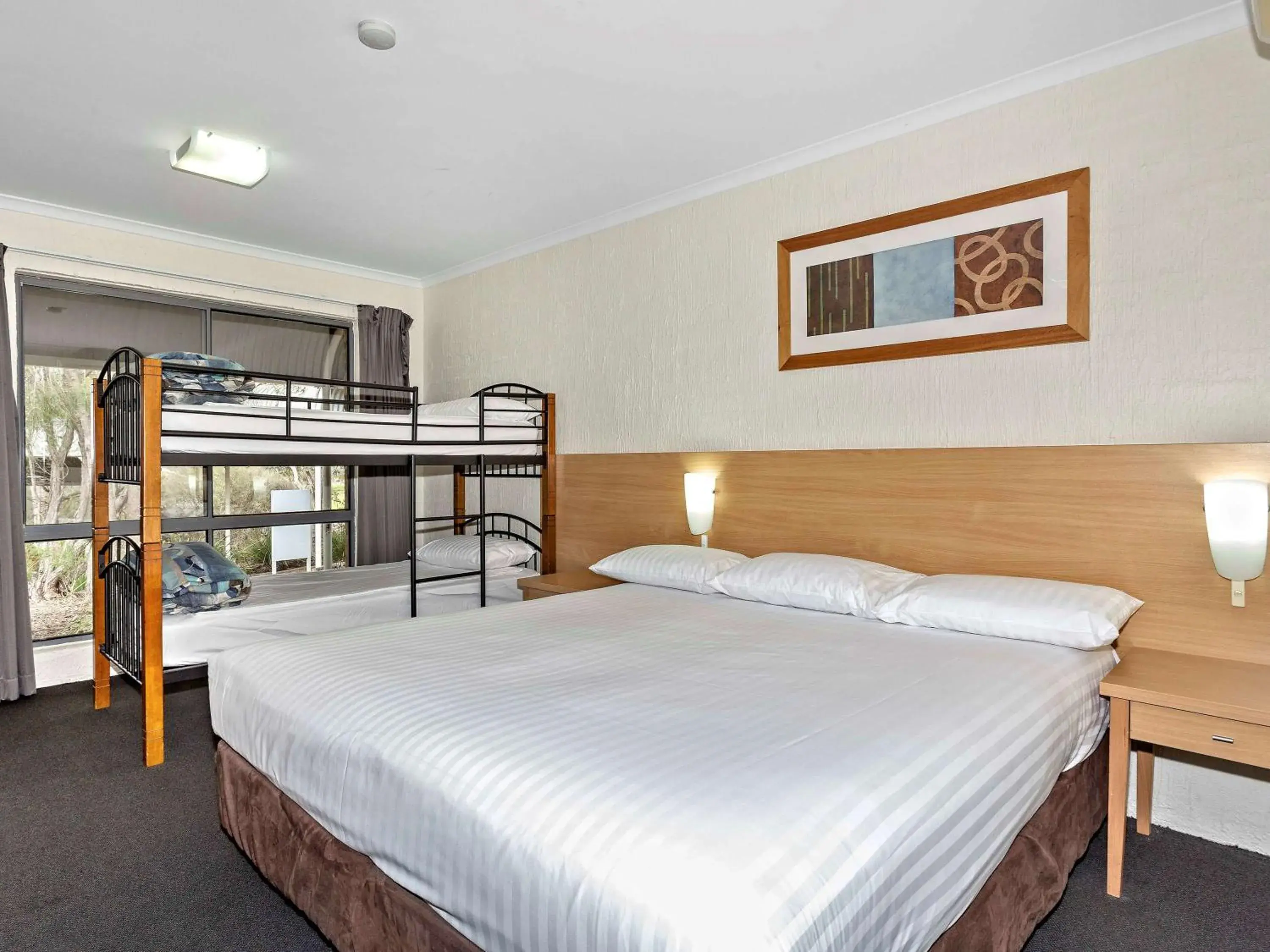 Standard King Room in ibis Styles Canberra Eagle Hawk Standard King Room in ibis Styles Canberra Eagle Hawk