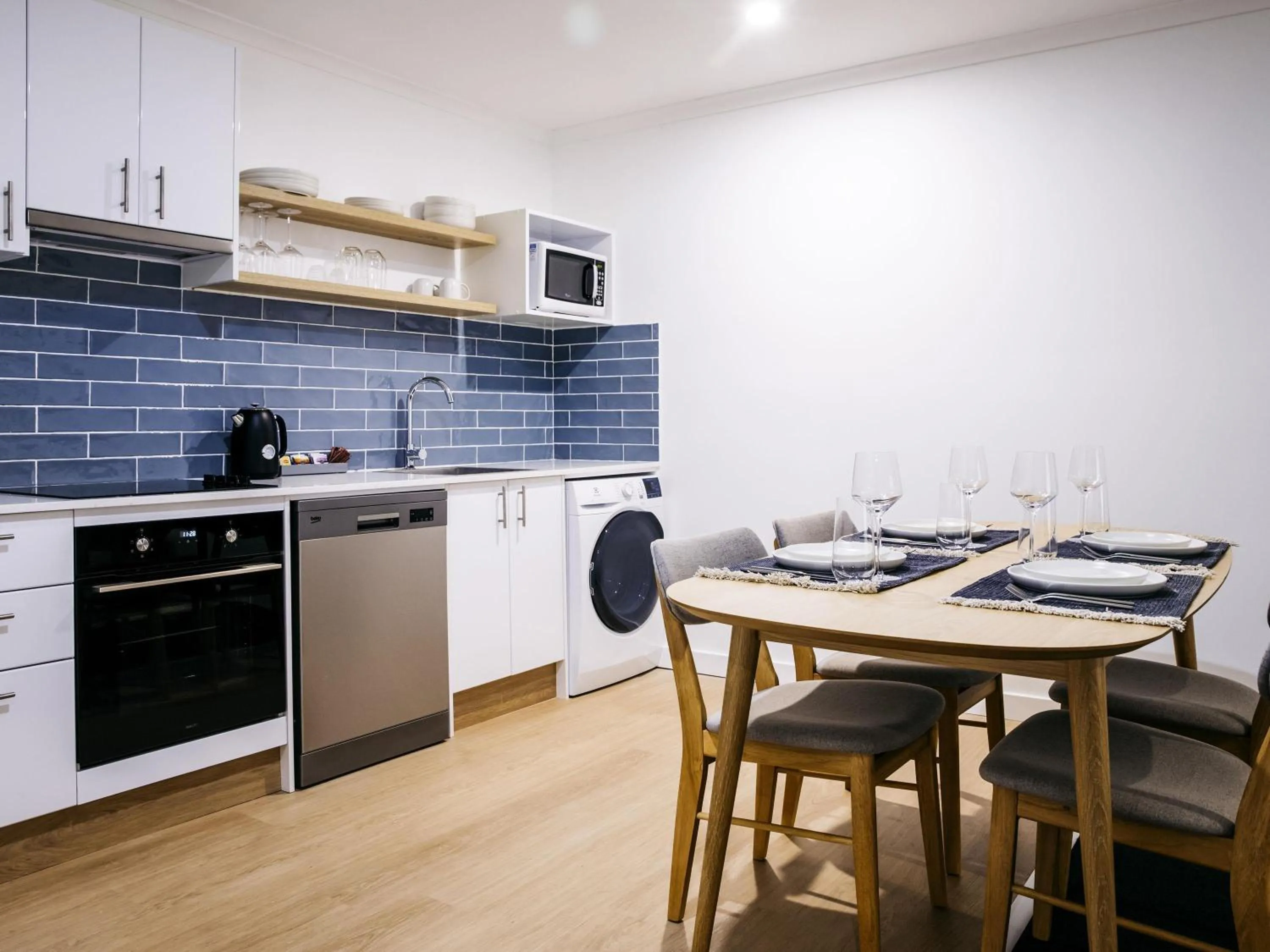 Bedroom in ibis Styles Canberra Eagle Hawk