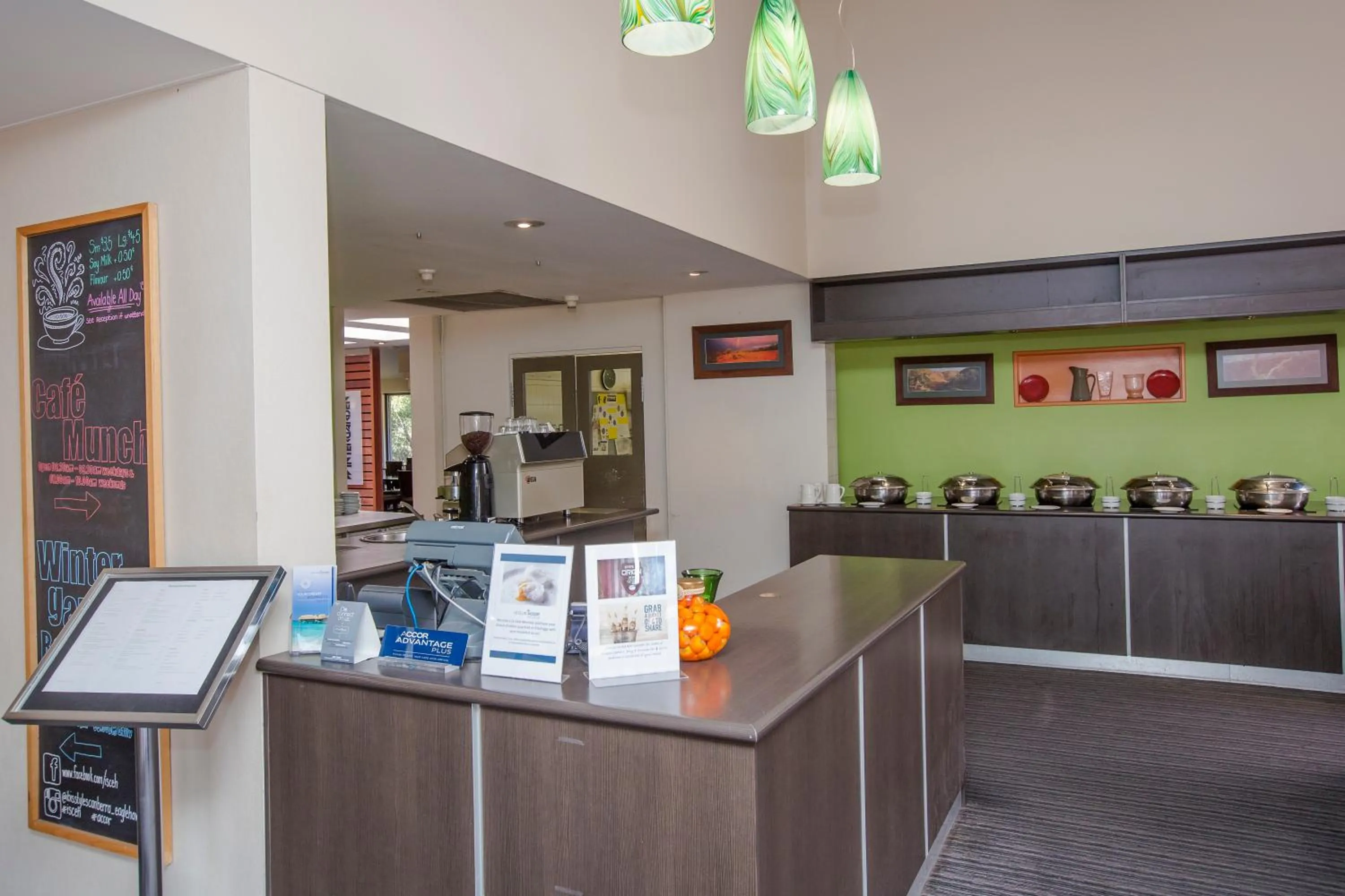 Restaurant/places to eat in ibis Styles Canberra Eagle Hawk