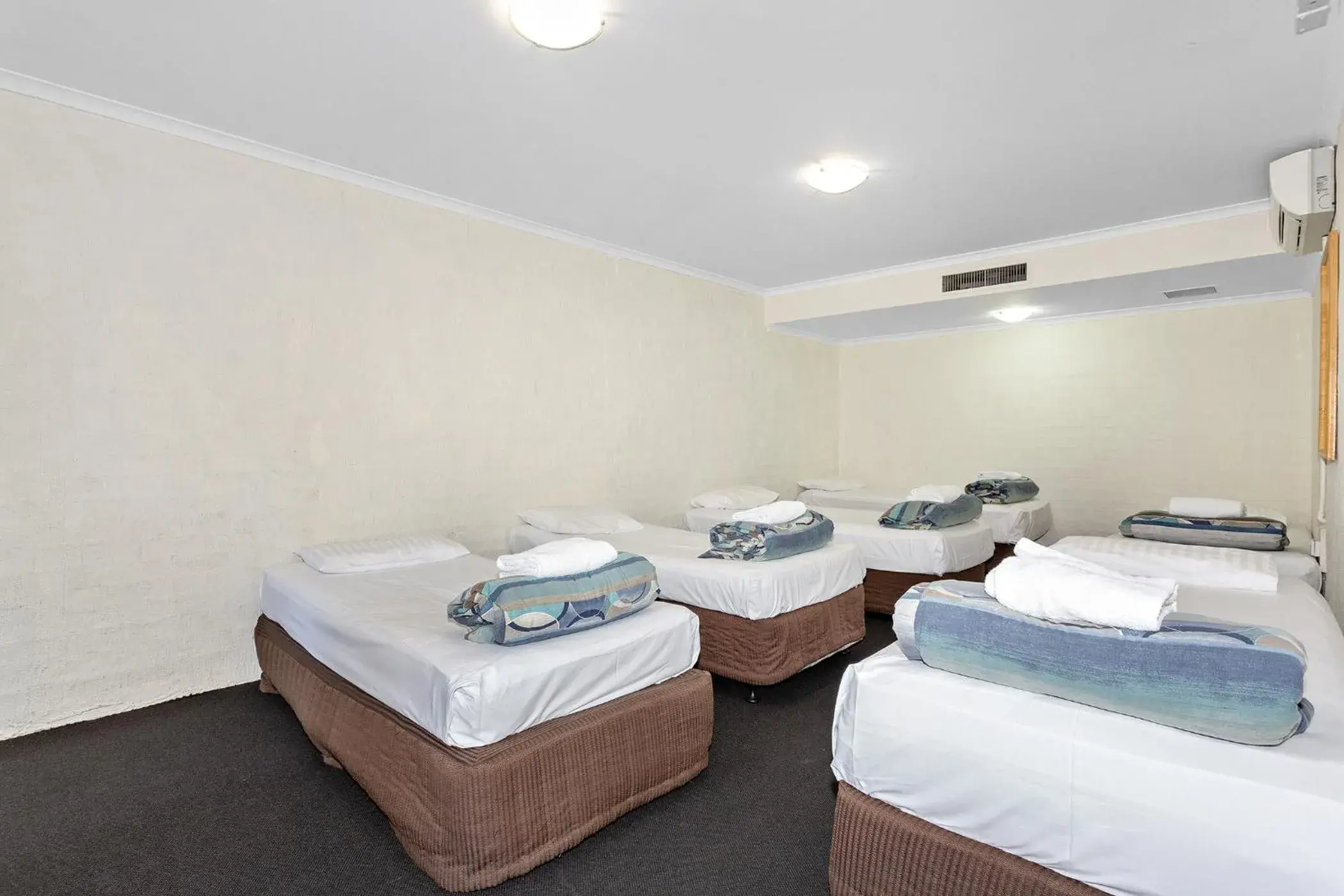 Dormitory Room with 8 Single Beds in ibis Styles Canberra Eagle Hawk Dormitory Room with 8 Single Beds in ibis Styles Canberra Eagle Hawk