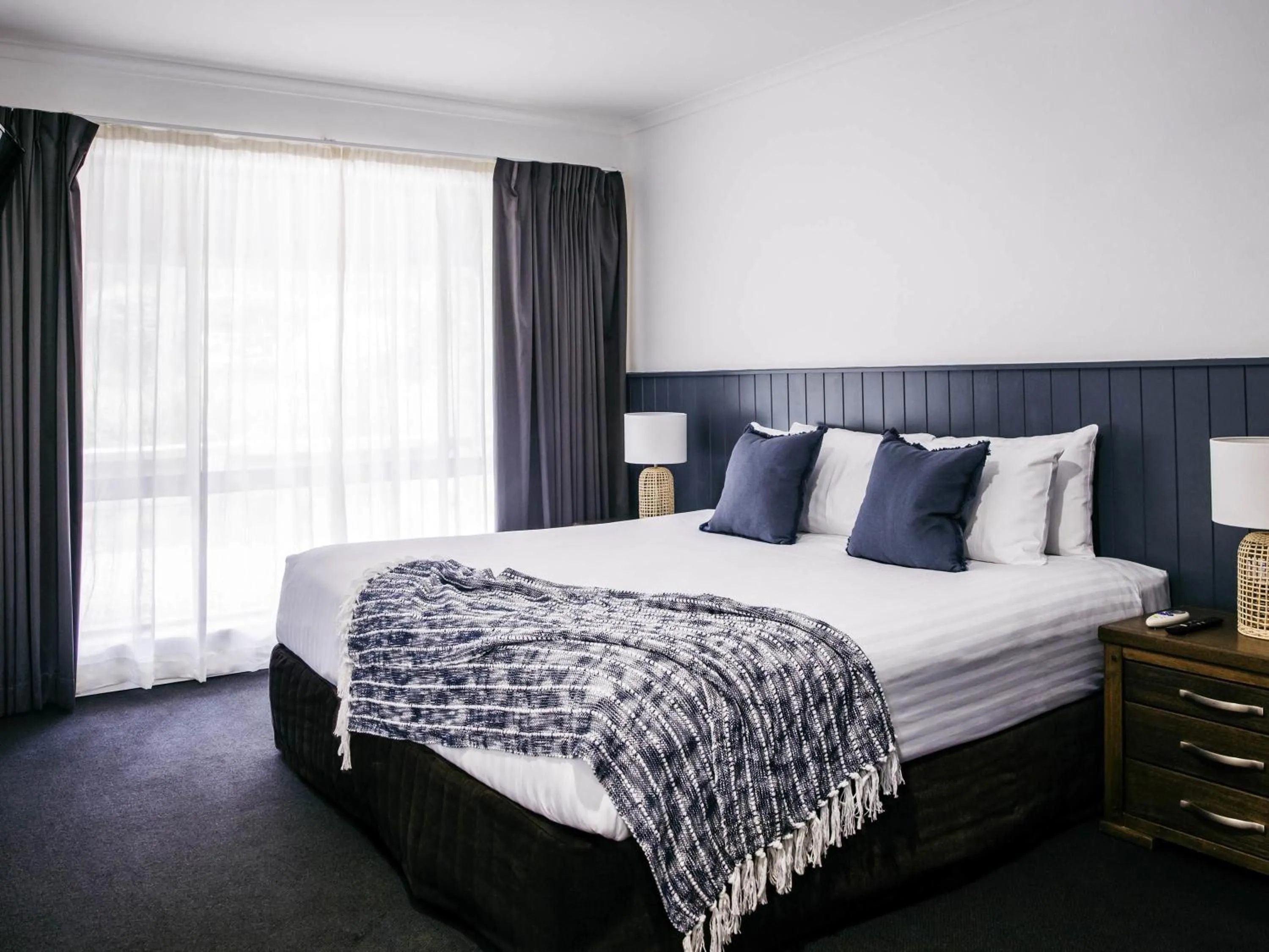 Bedroom, Bed in ibis Styles Canberra Eagle Hawk