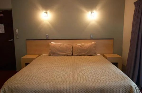 Bed in Athena Motel