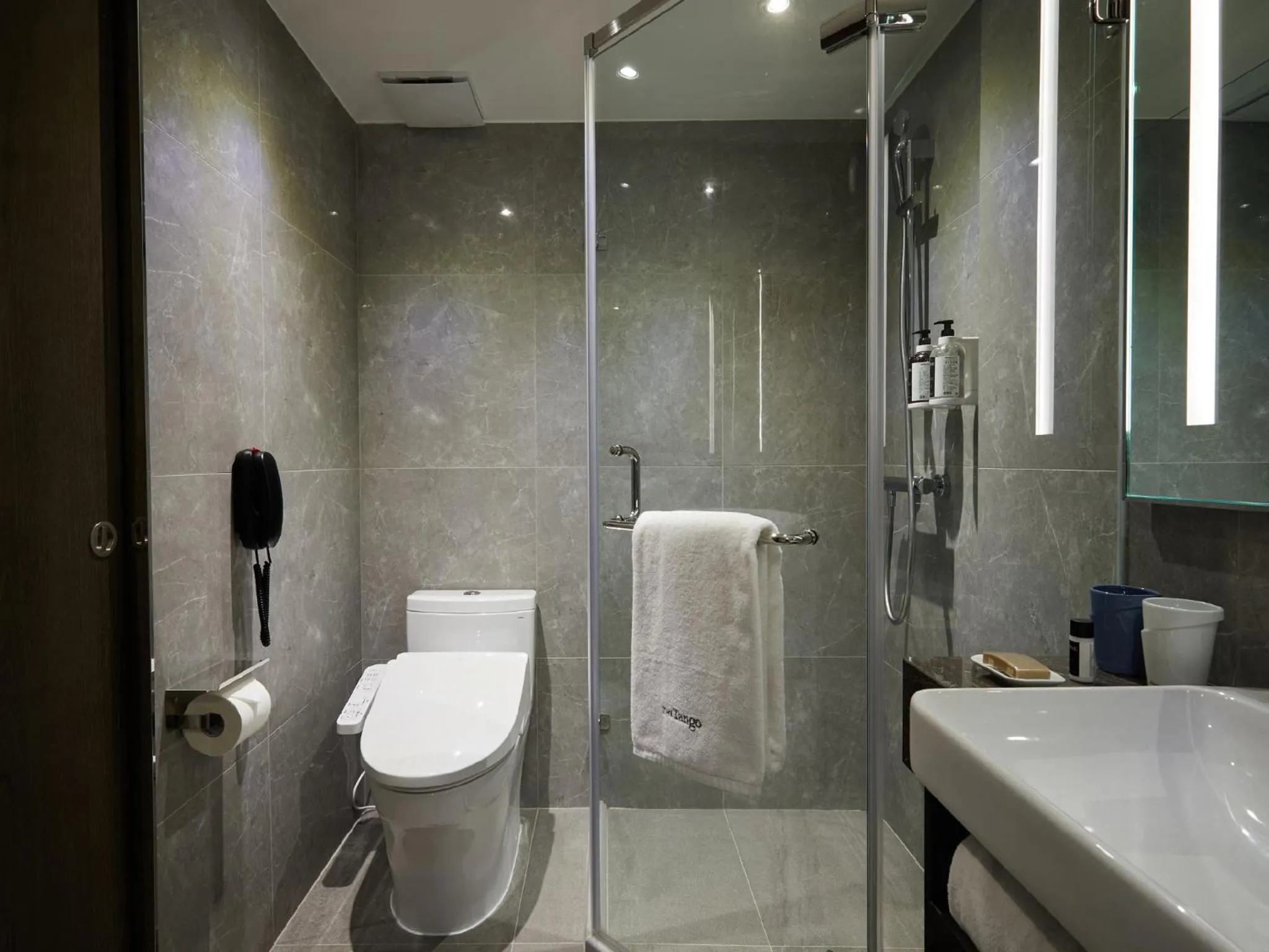 Bathroom in The Tango Hotel Taipei Linsen