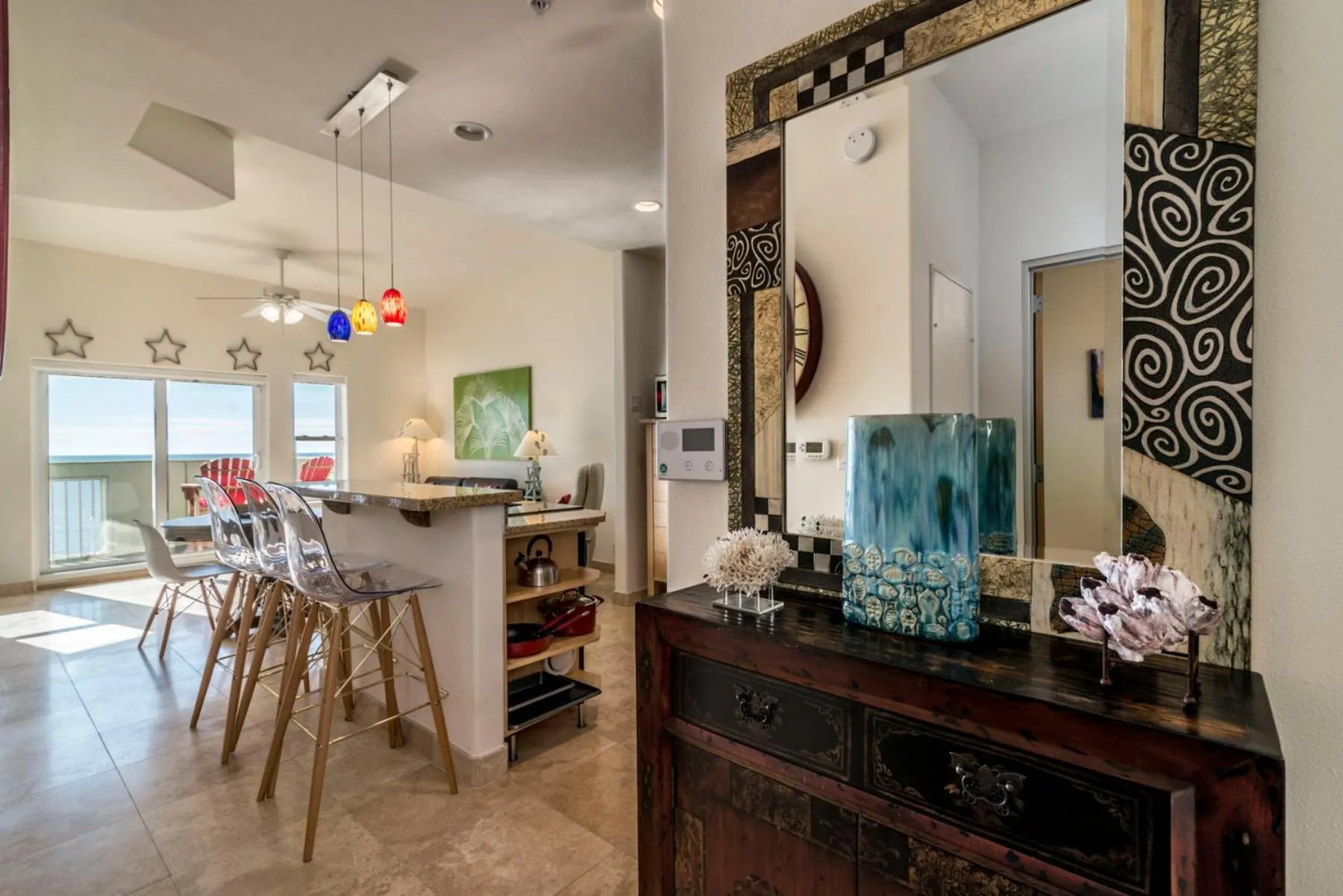 Dining area in Sea Deuce by the Ocean