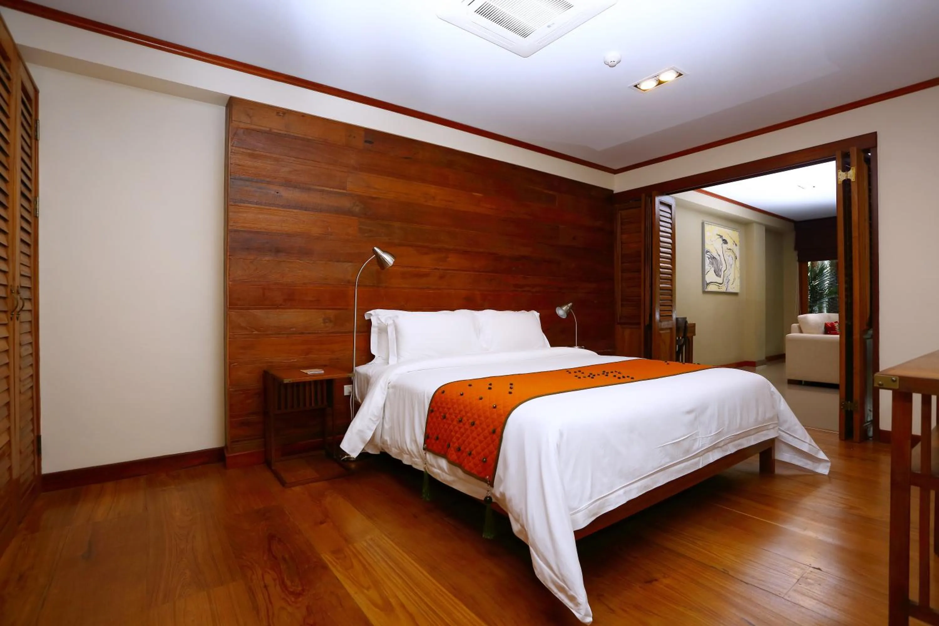 Photo of the whole room, Bed in VC@Suanpaak Boutique Hotel & Service Apartment