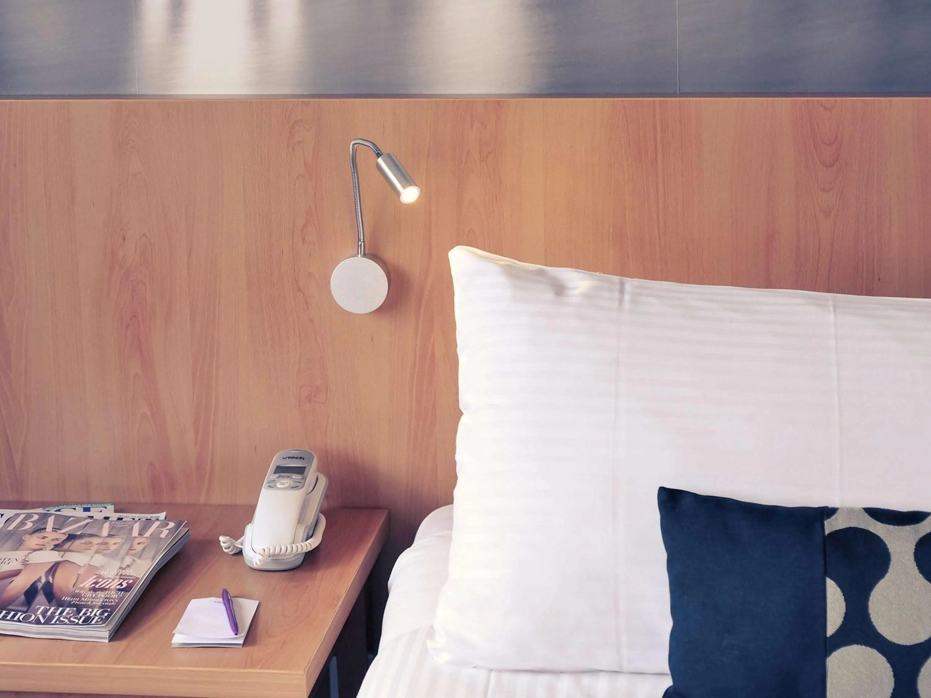 Bedroom, Bed in Mercure North Melbourne