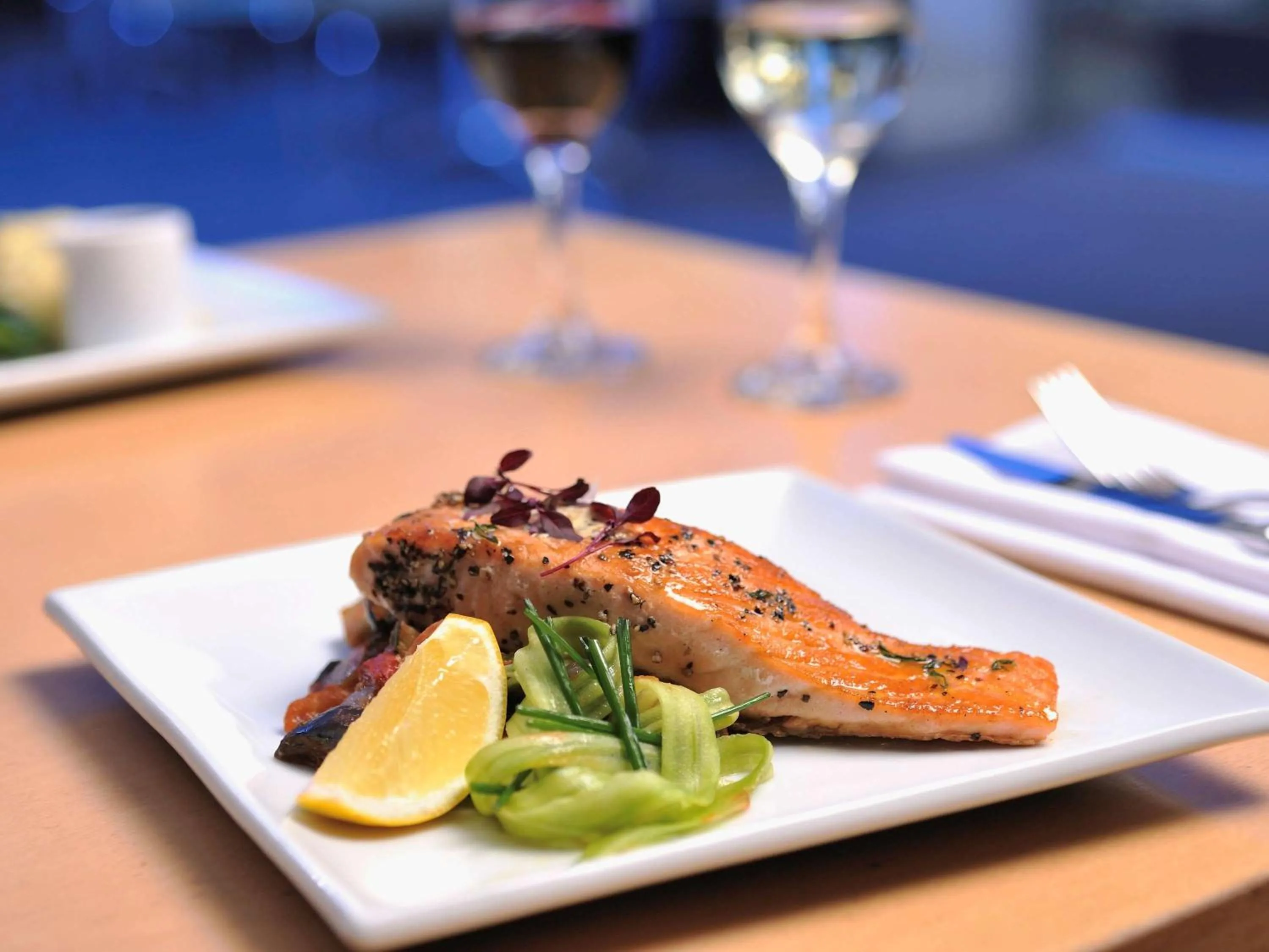 Restaurant/places to eat in Mercure North Melbourne