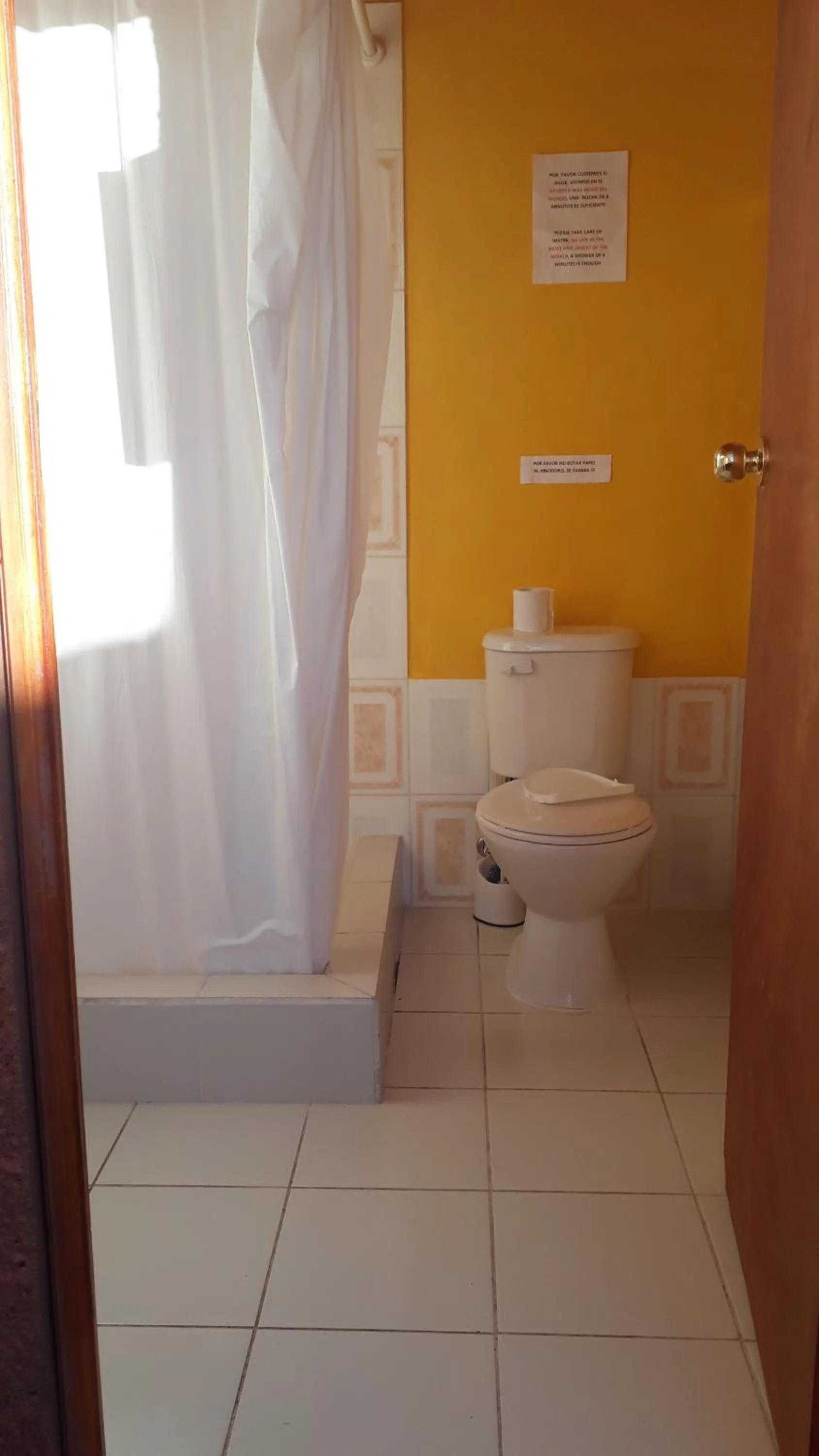 Shower in Hostal Open House