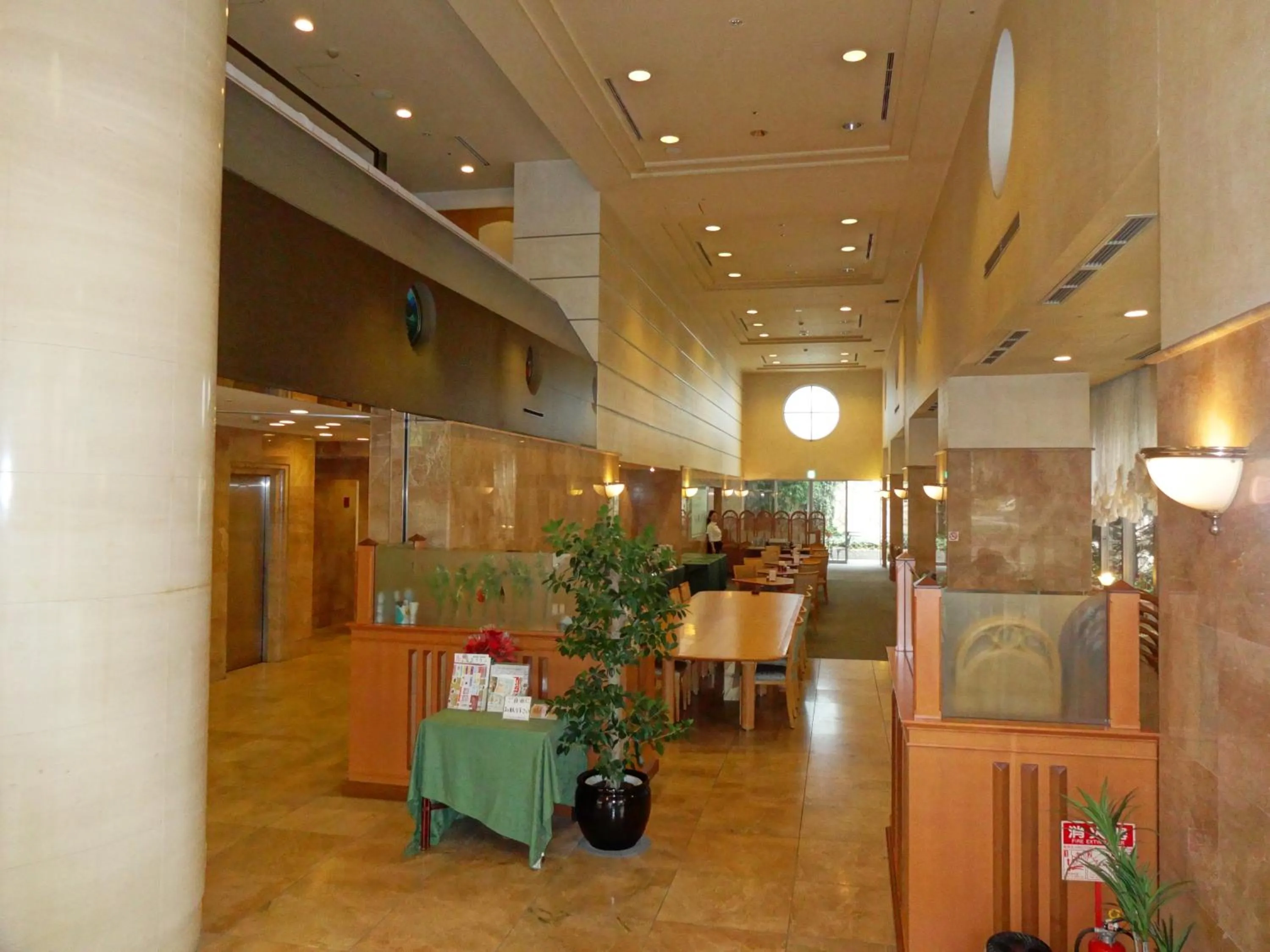 Restaurant/places to eat in Kobe Luminous Hotel