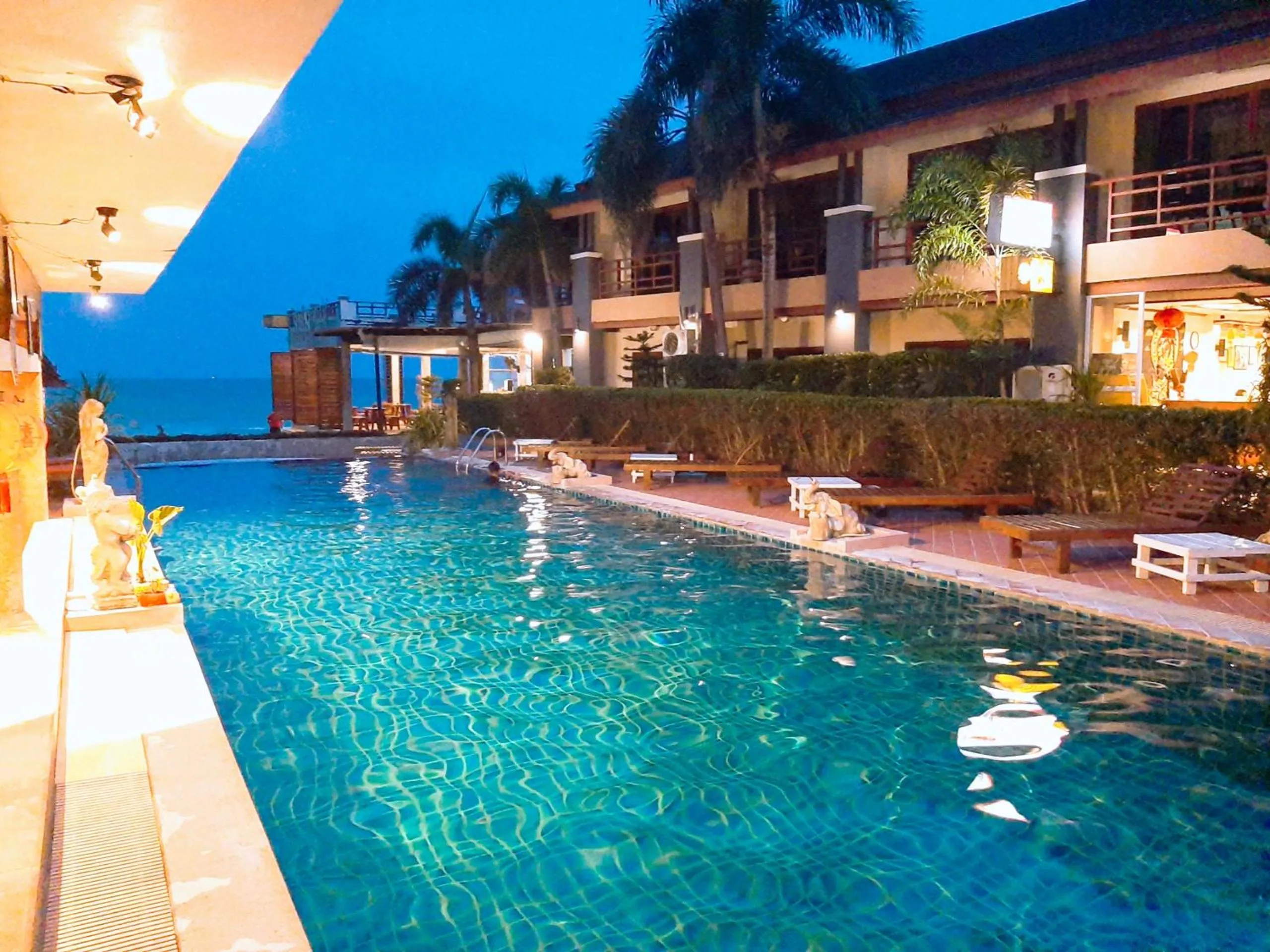 Swimming pool in Sunrise Resort- Koh Phangan - SHA Extra Plus
