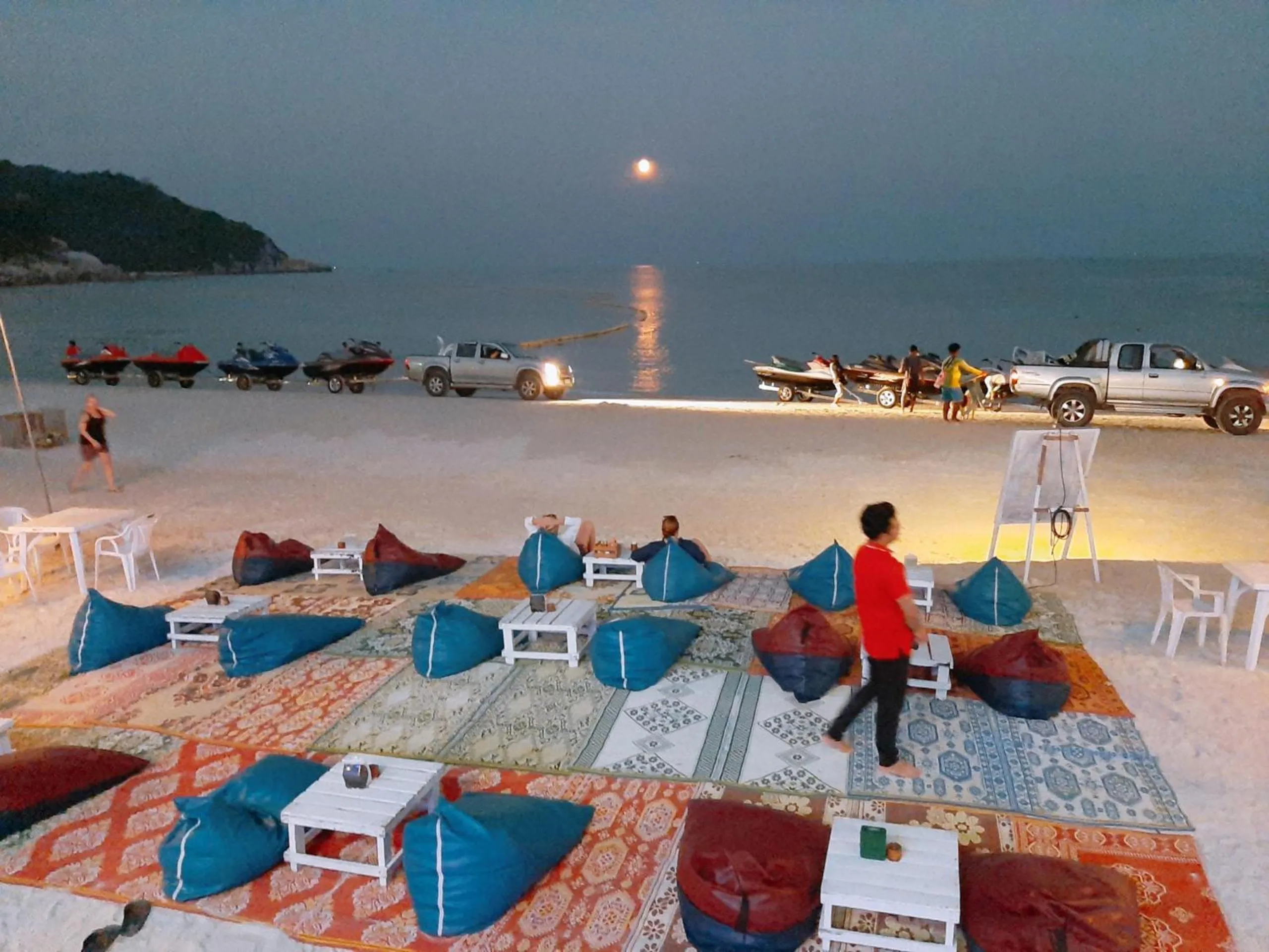 People in Sunrise Resort- Koh Phangan - SHA Extra Plus