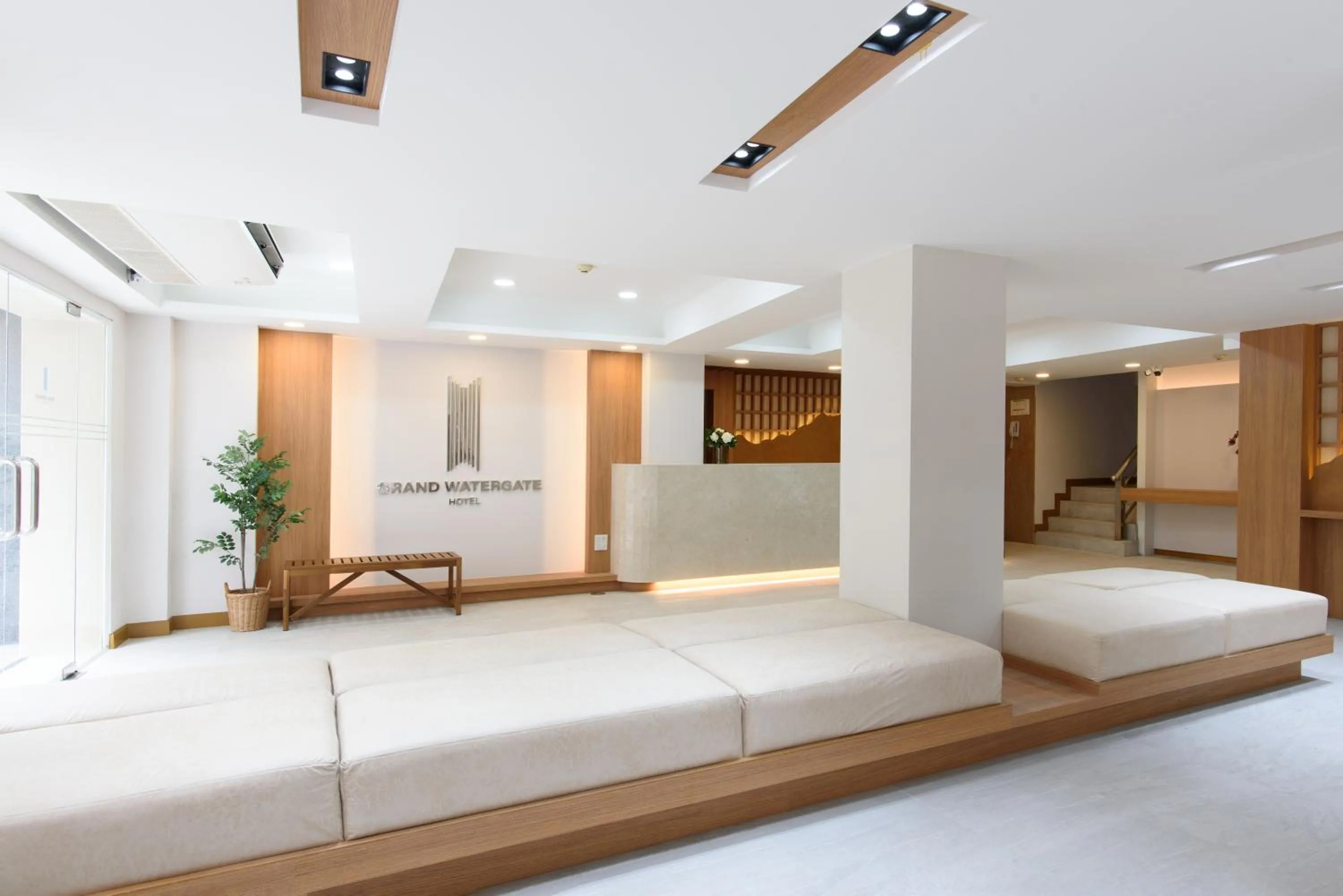 Lobby or reception, Bed in Grand Watergate Hotel