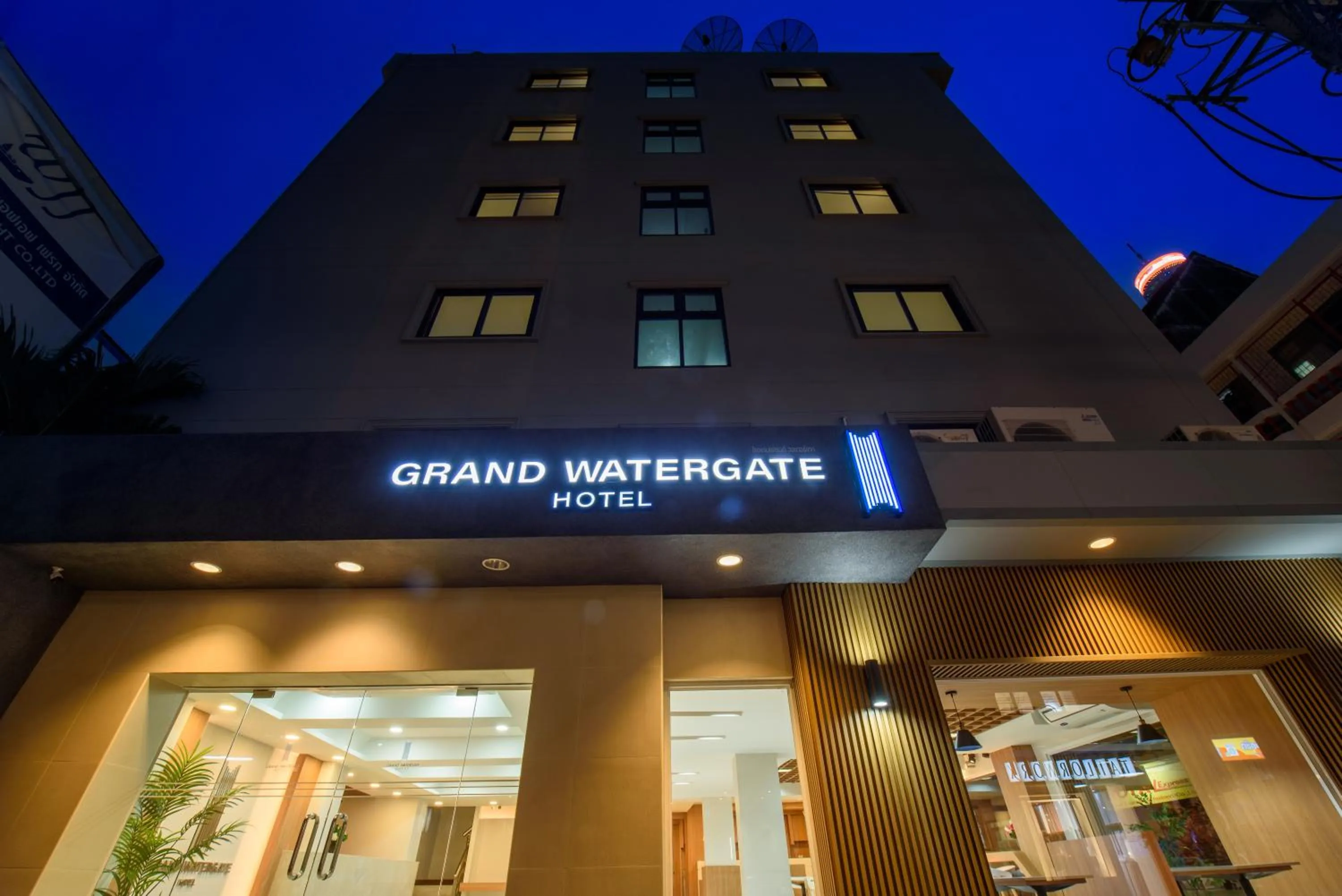 Property building in Grand Watergate Hotel