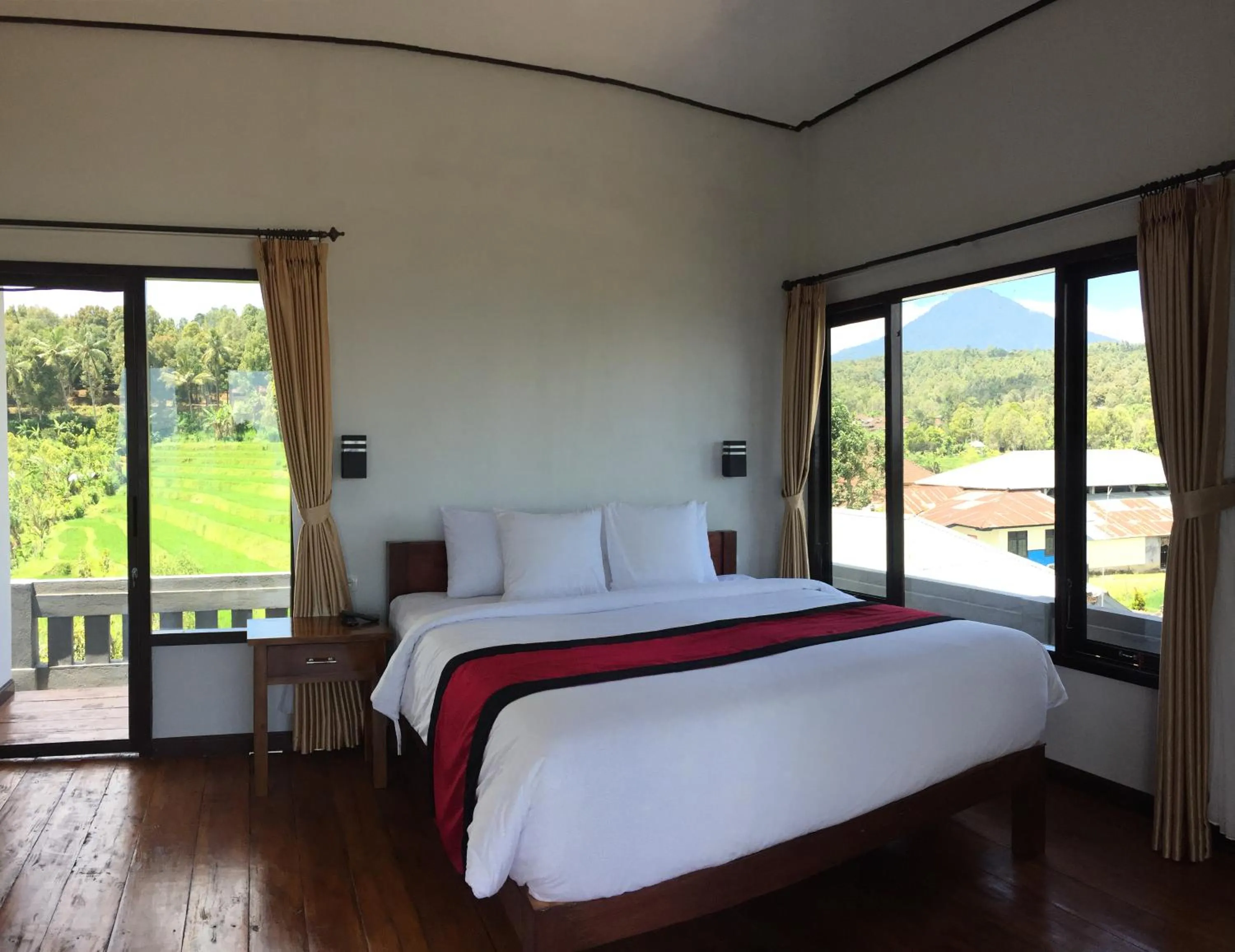 Photo of the whole room, Bed in Candra Cottage