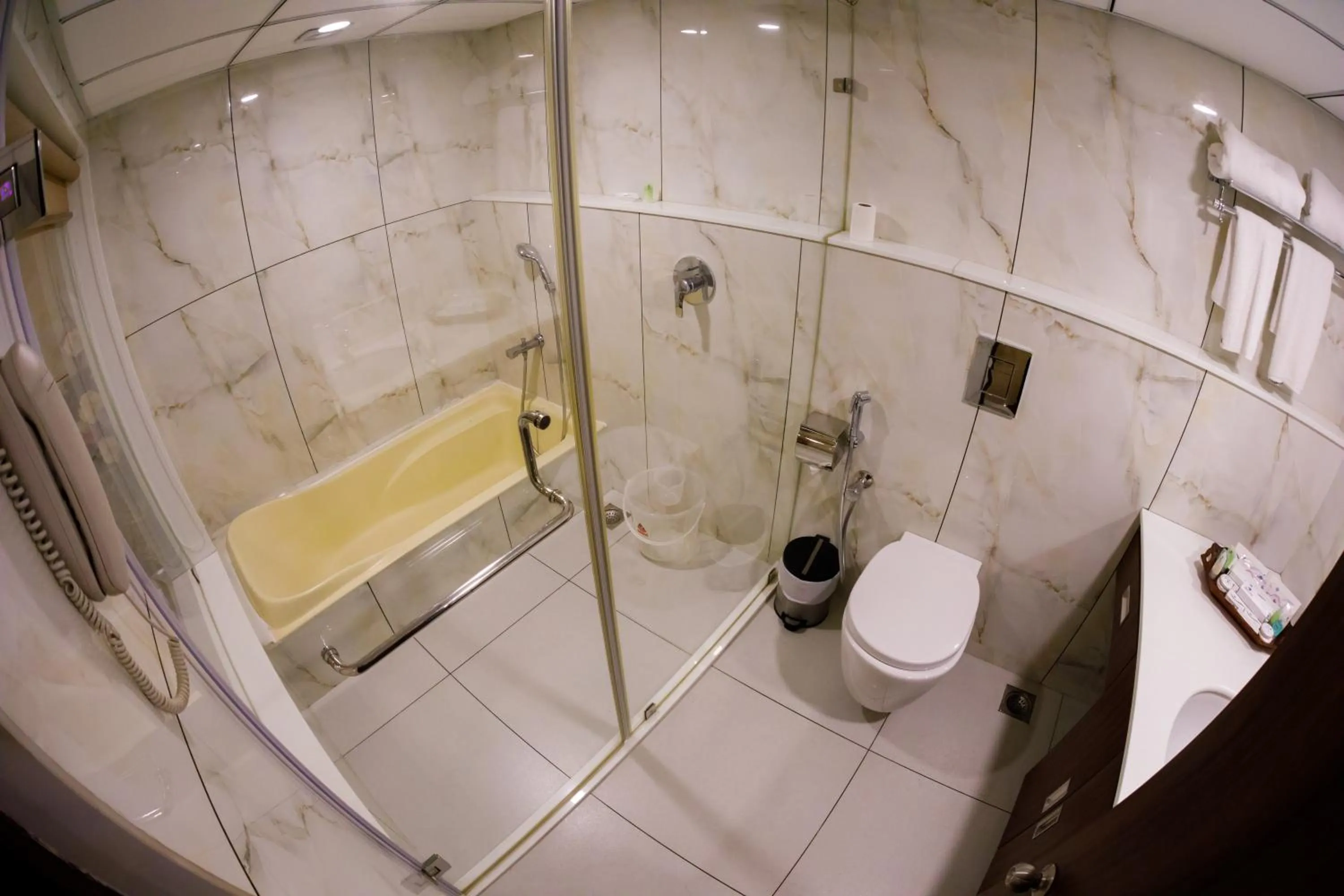 Bathroom in The Renai Cochin