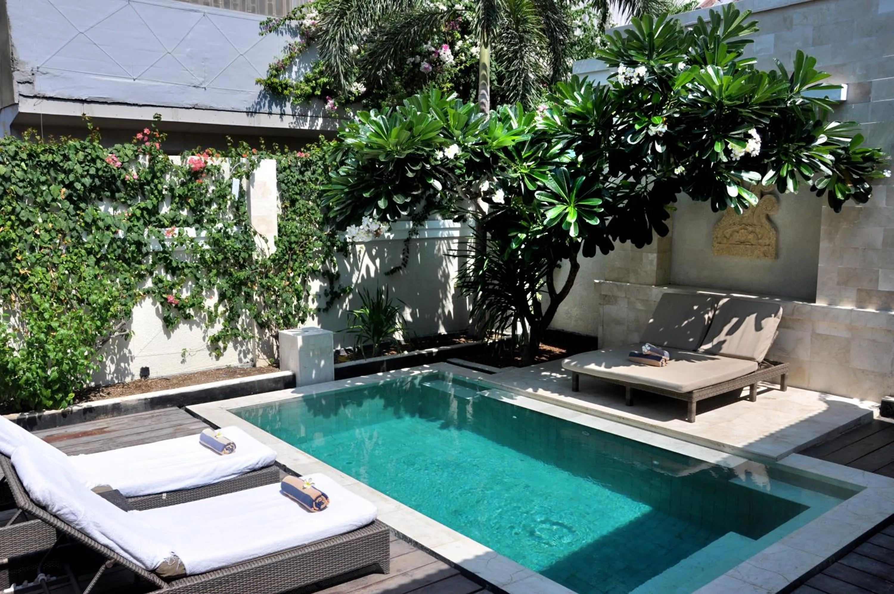 Swimming pool in Kokomo Resort