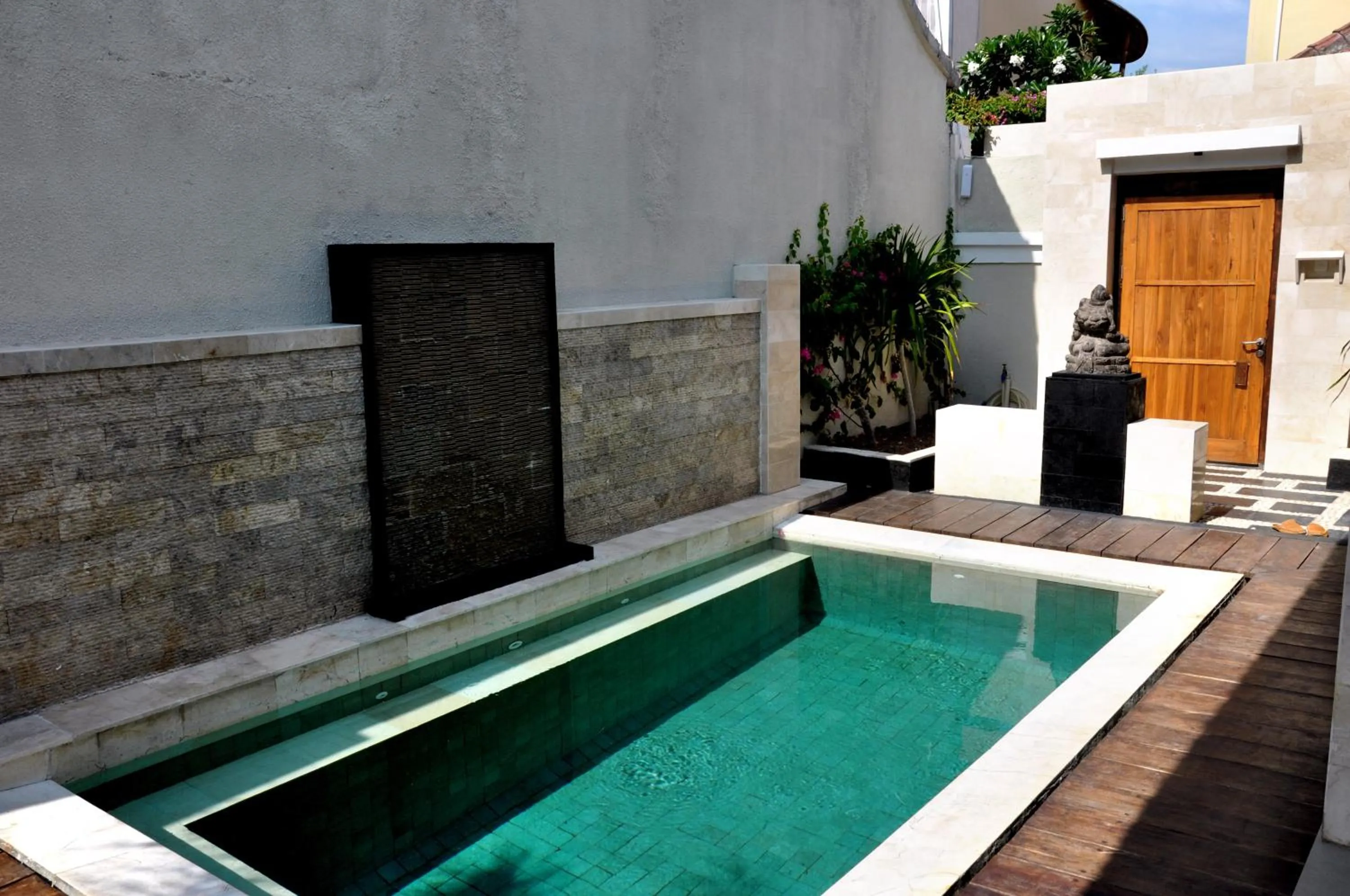 Swimming pool in Kokomo Resort