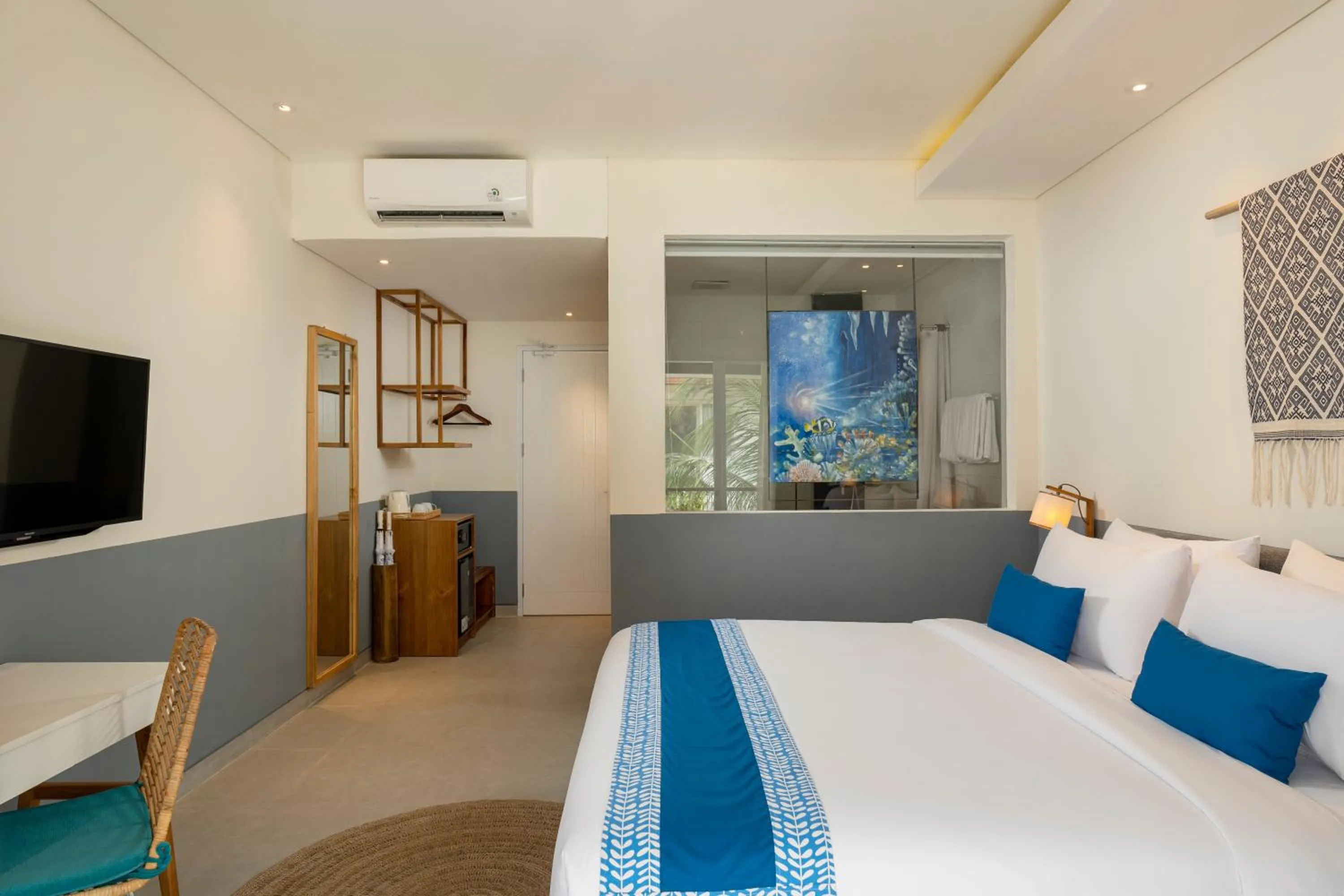 Bedroom, Bed in The Beach House Resort