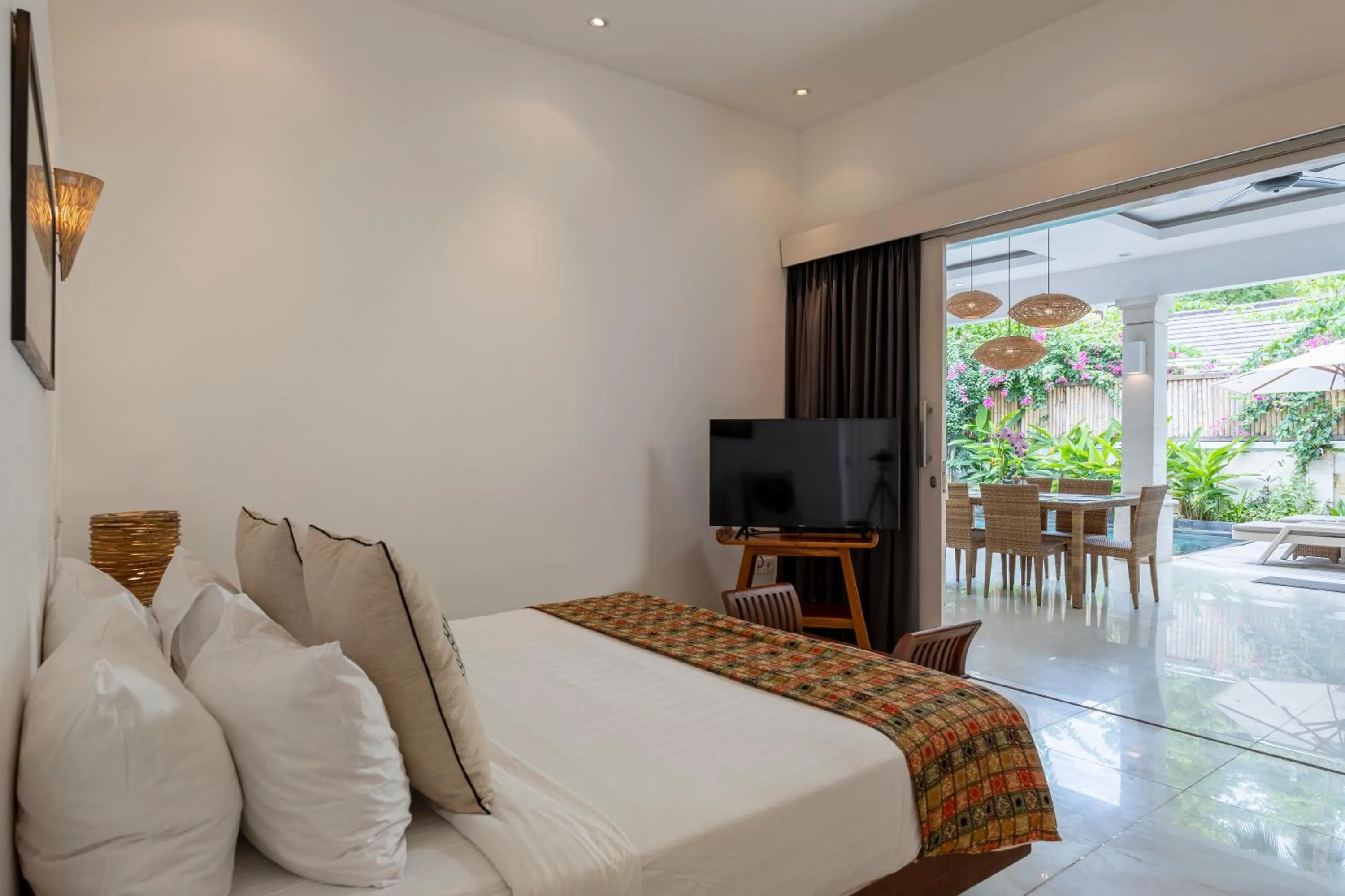 Bedroom, Bed in The Beach House Resort