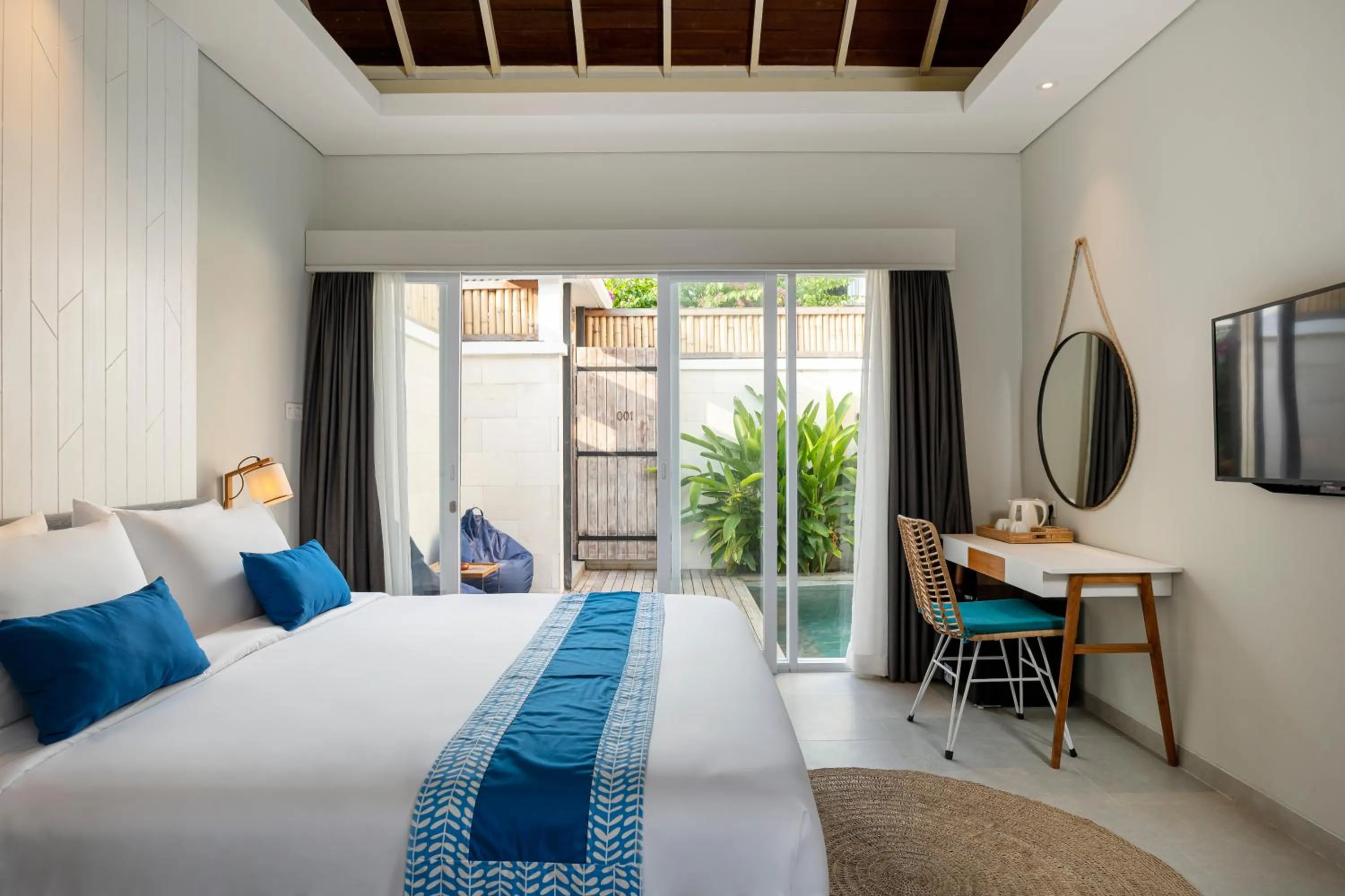 Bedroom, Bed in The Beach House Resort