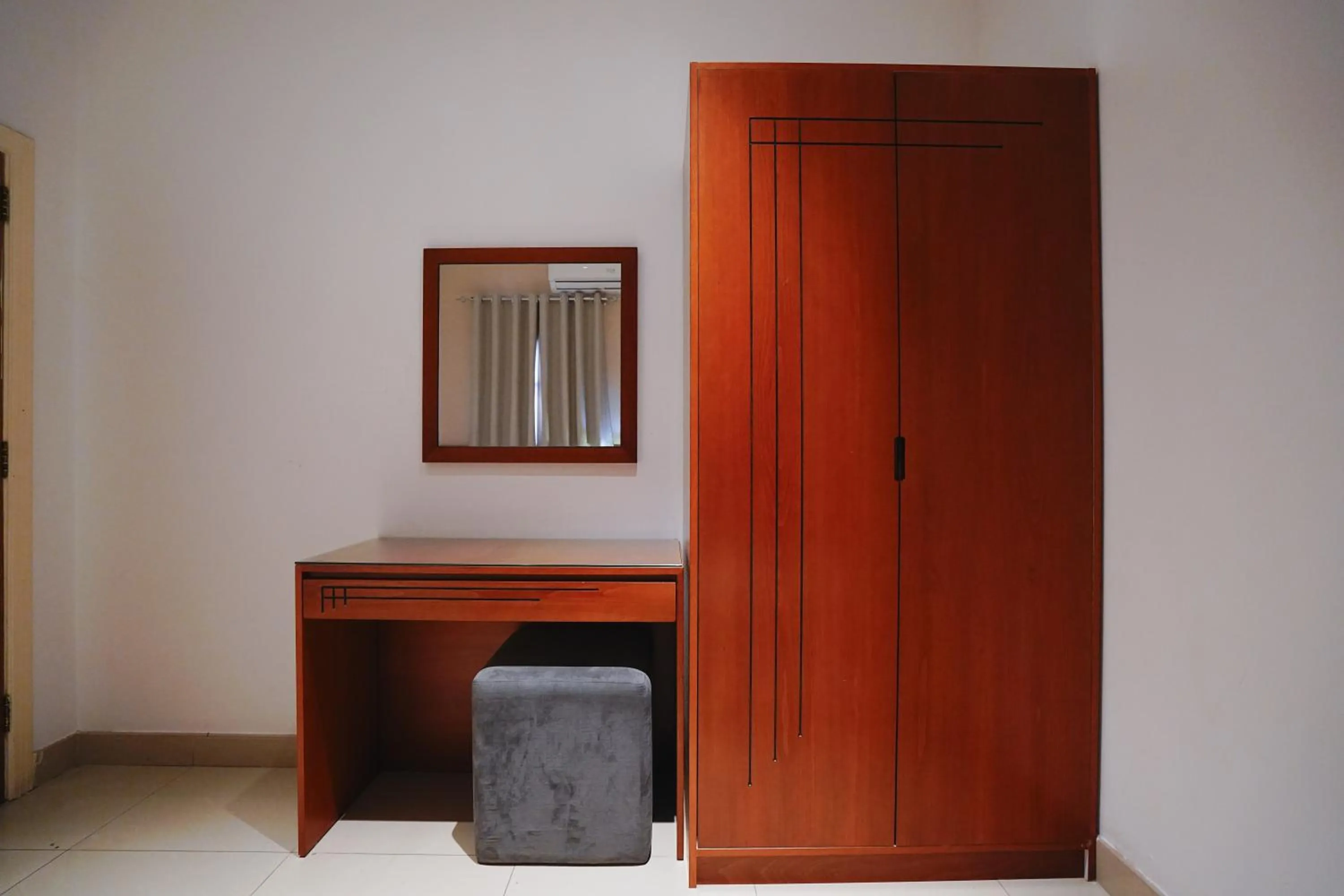 wardrobe in Tropicana Hotel