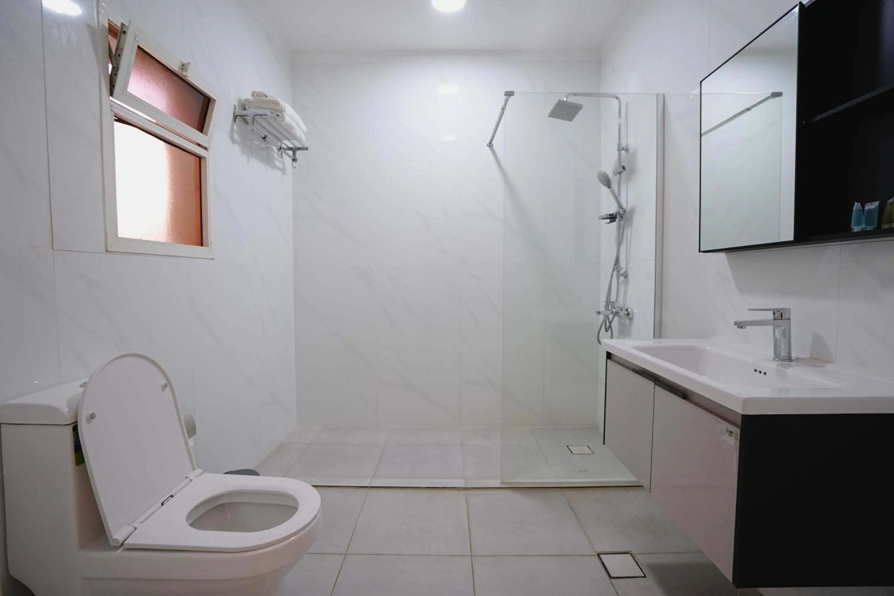 Shower in Tropicana Hotel