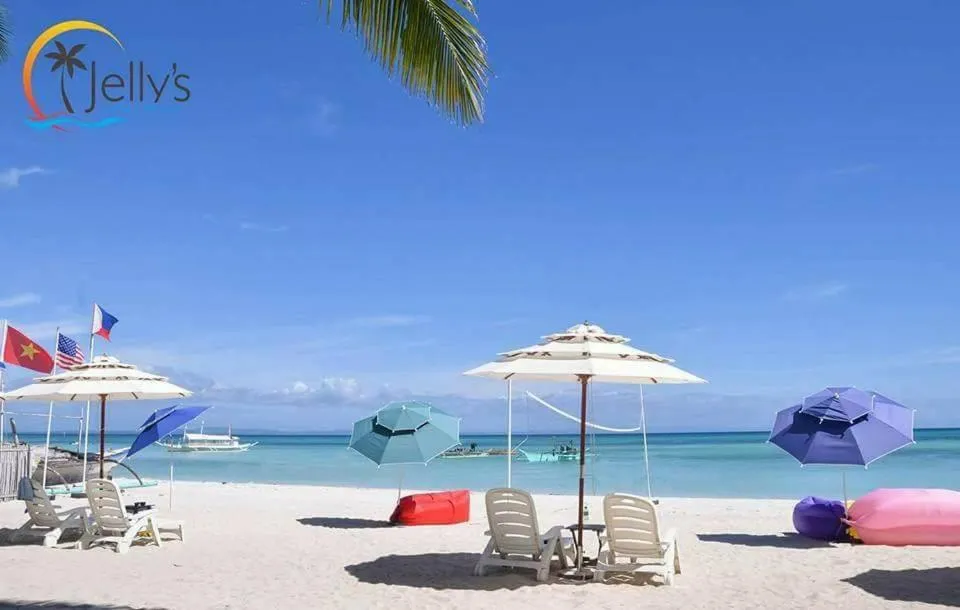 Beach in Jelly's Haven Resort