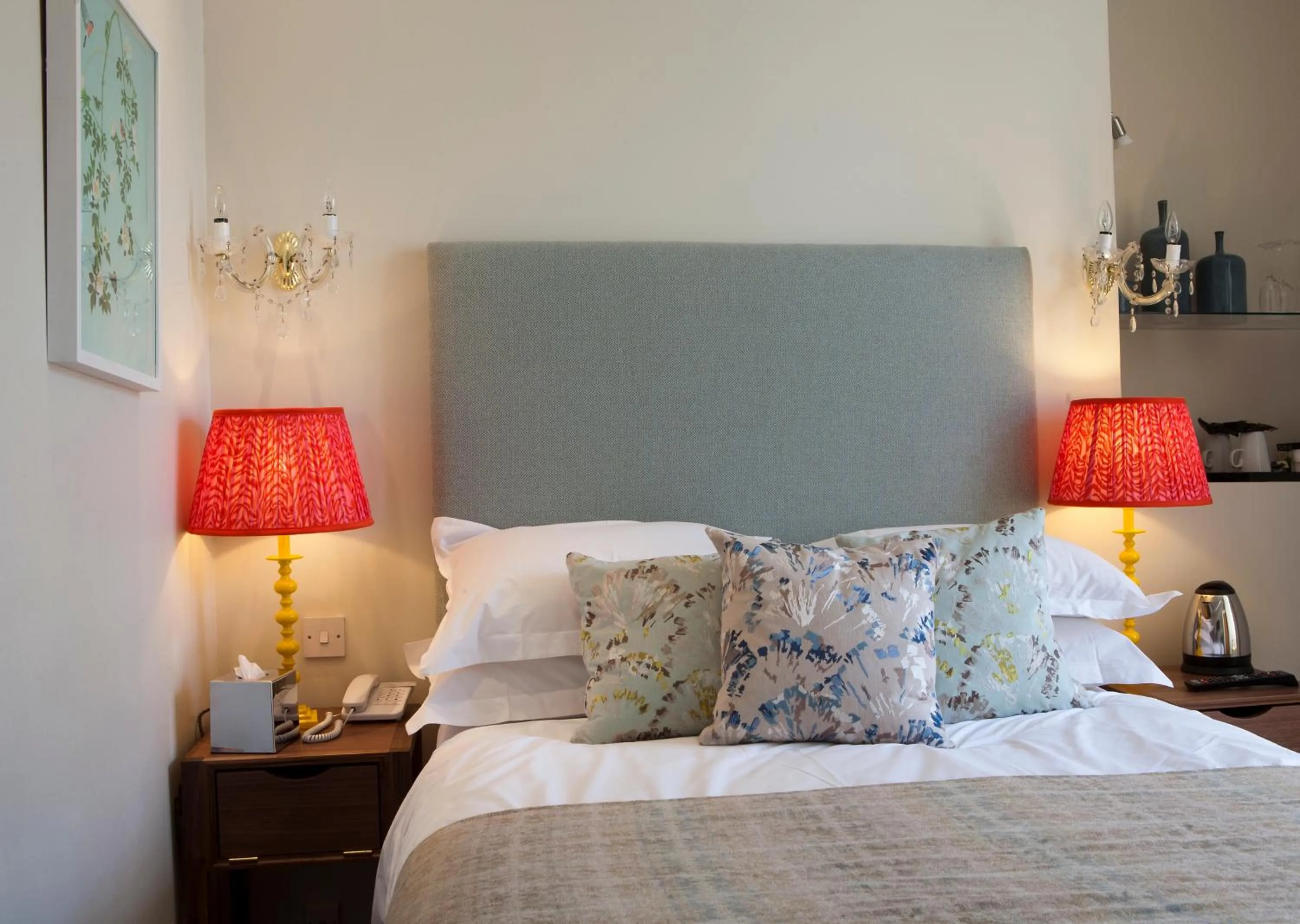 Bedroom, Bed in Sea Spray Hotel