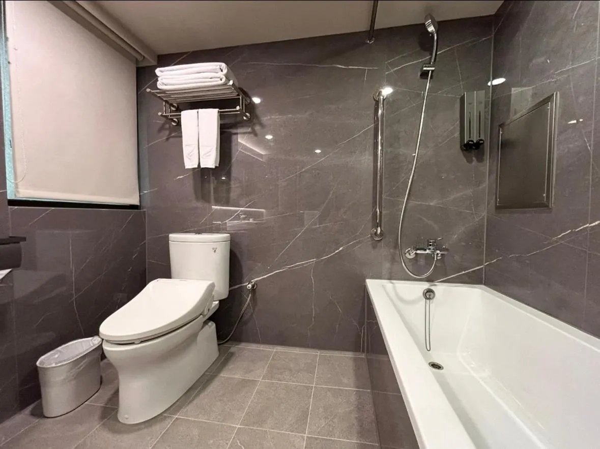 Bathroom in Forward Suites Ⅰ