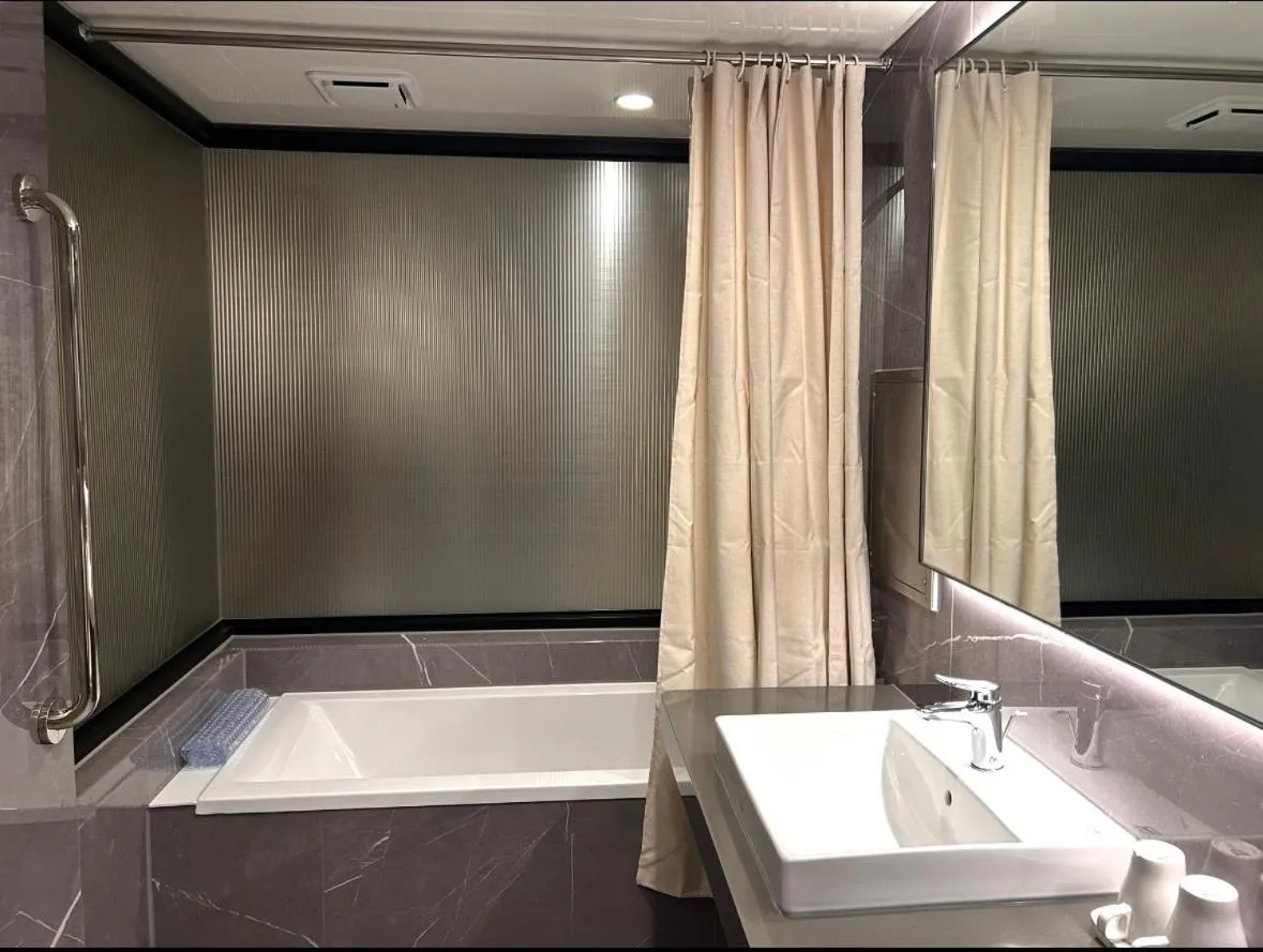 Bath in Forward Suites Ⅰ
