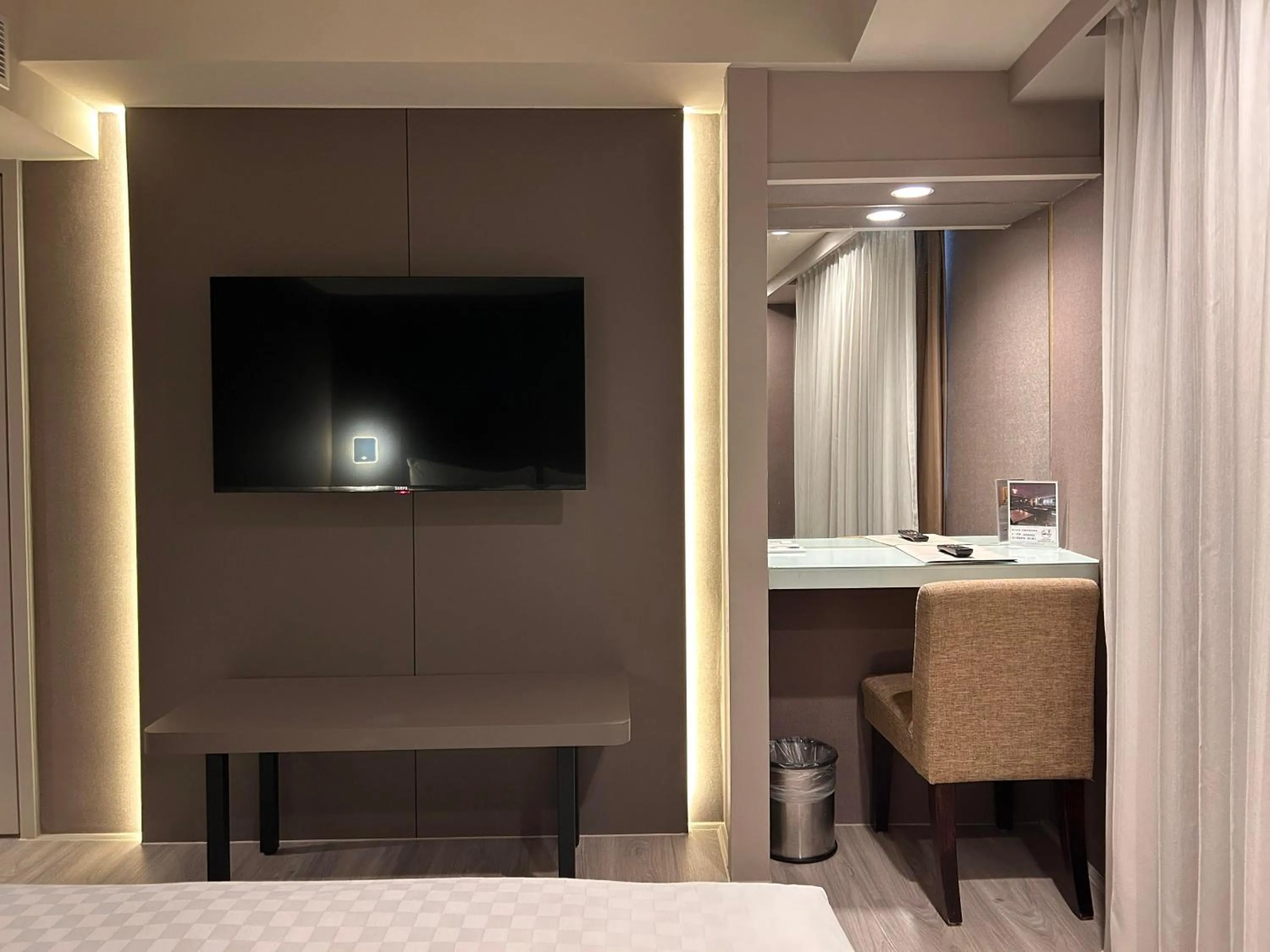 Bed in Forward Suites Ⅰ