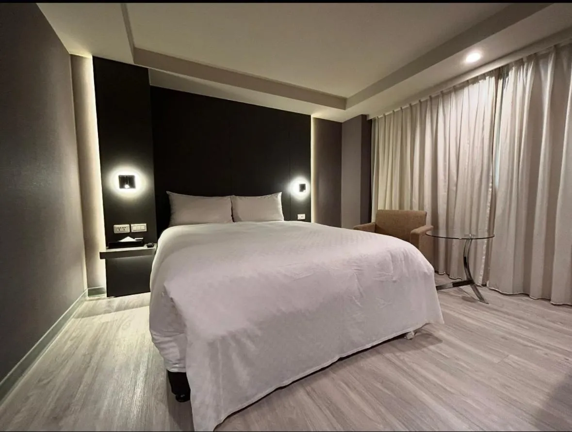 Bed in Forward Suites Ⅰ