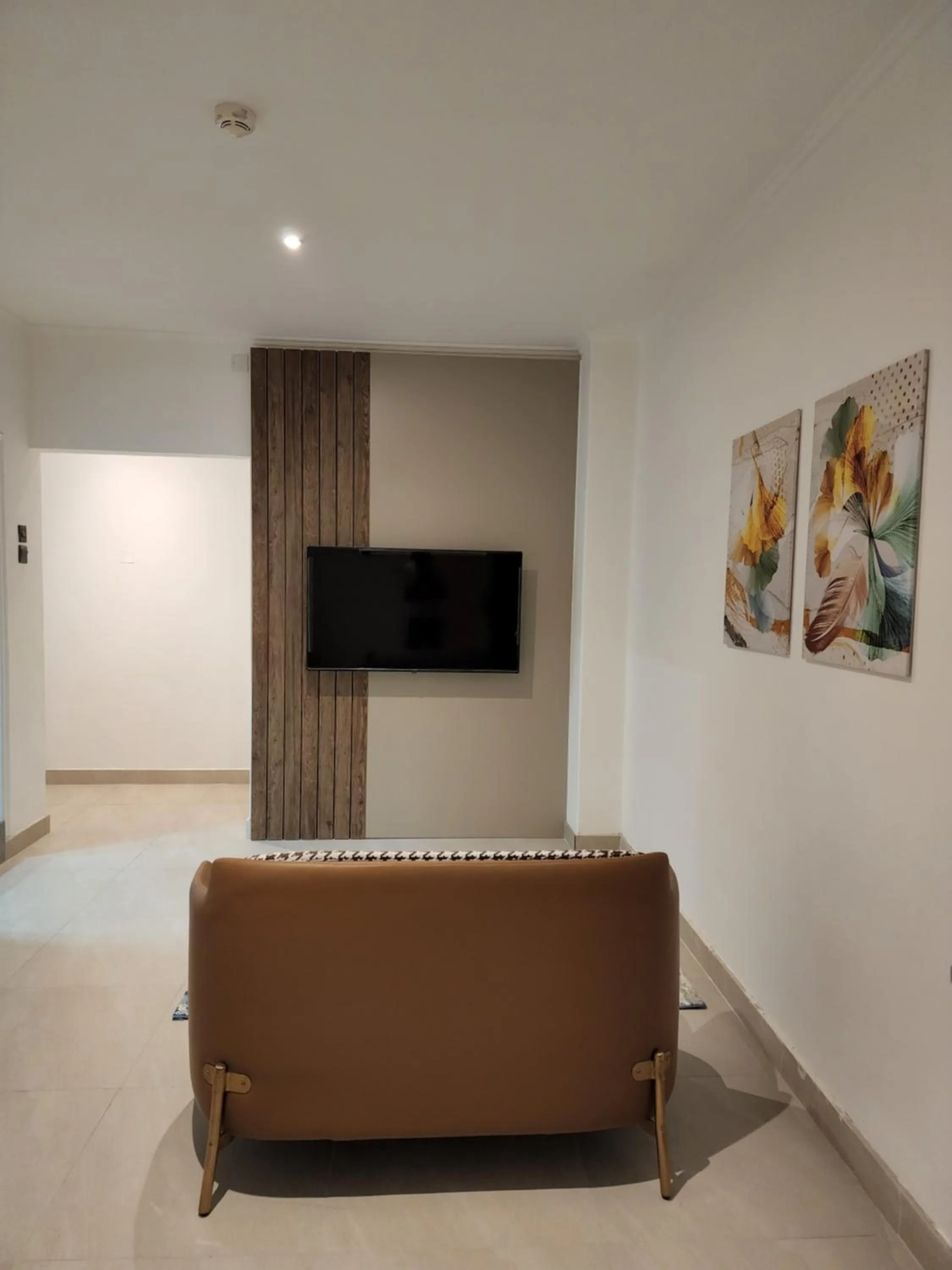 TV and multimedia in Imperial Suites Hotel