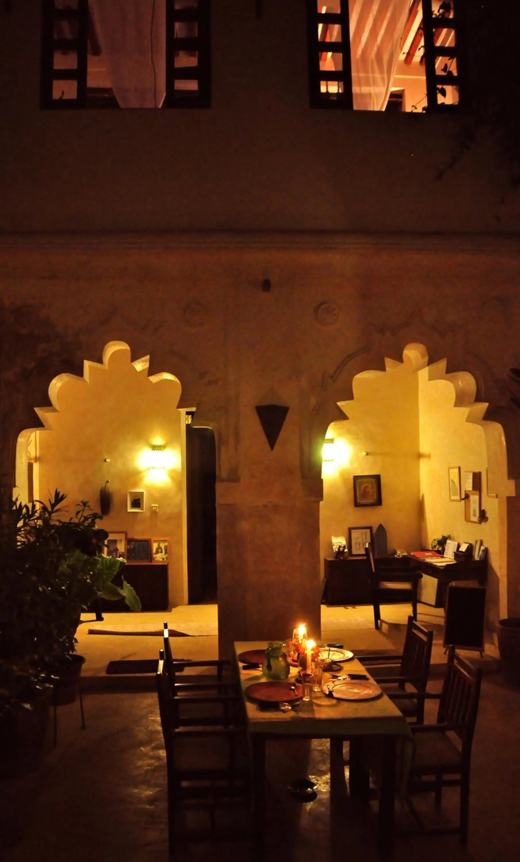 Restaurant/places to eat in Subira House