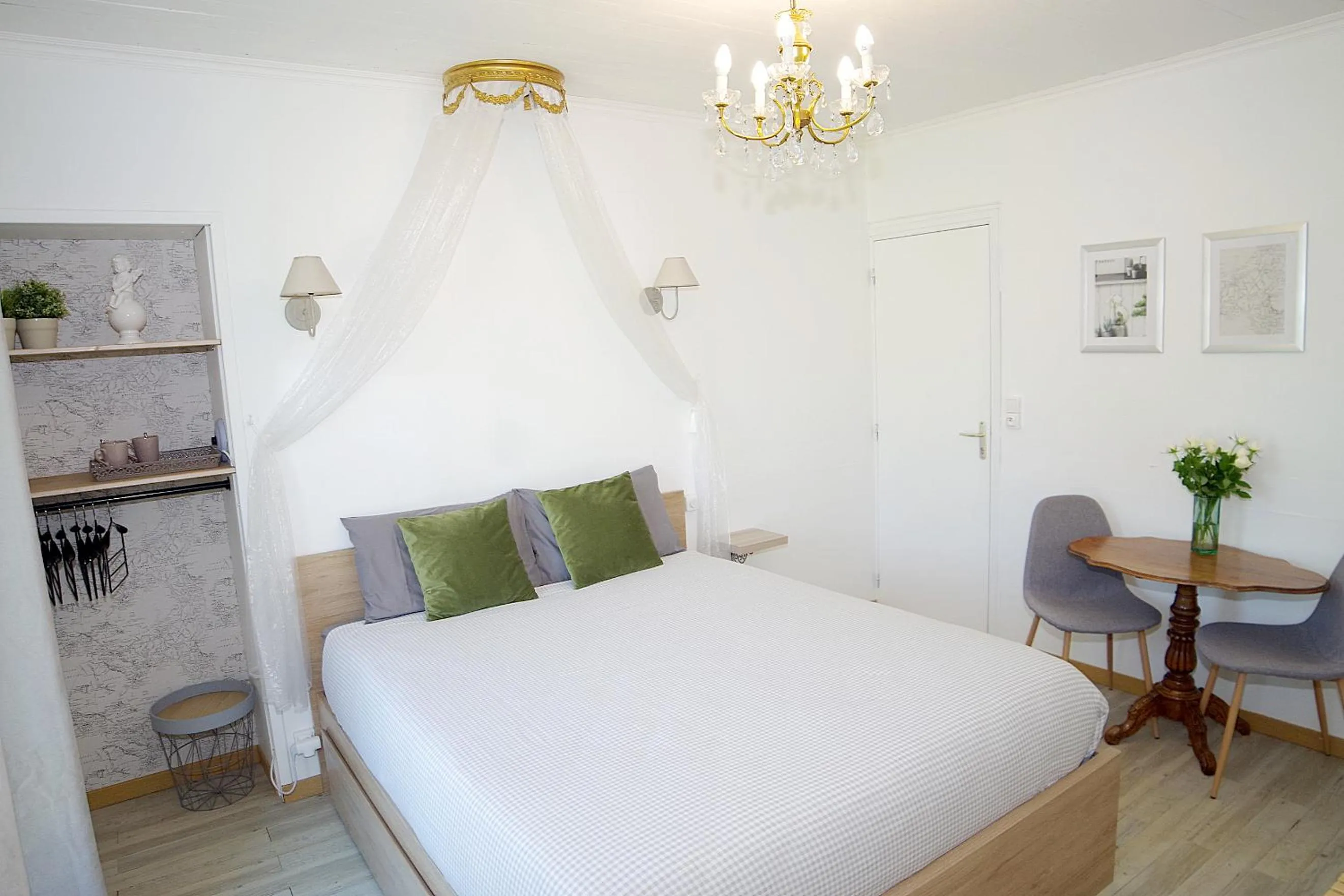 Photo of the whole room, Bed in Les 4 saisons