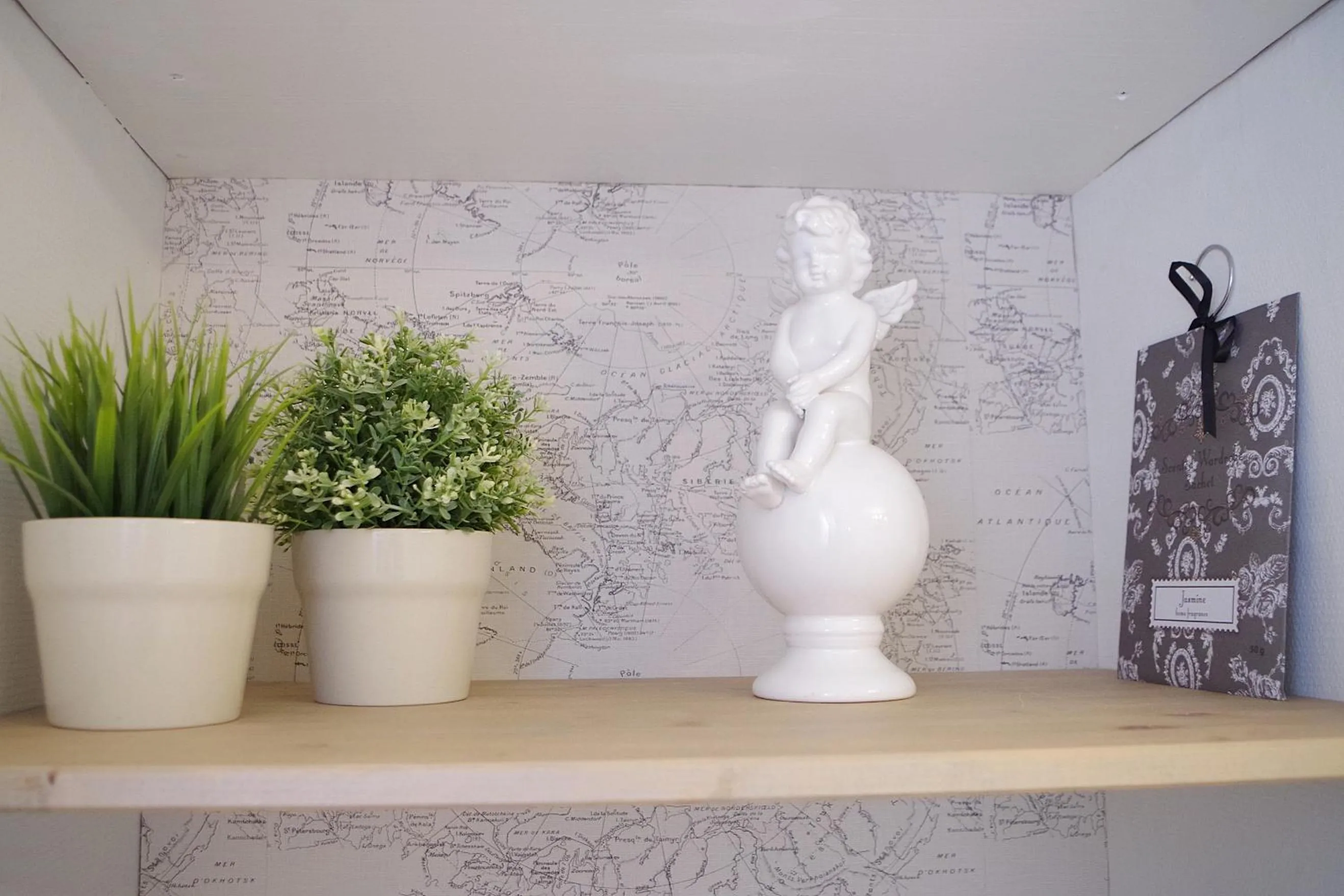 Decorative detail in Les 4 saisons