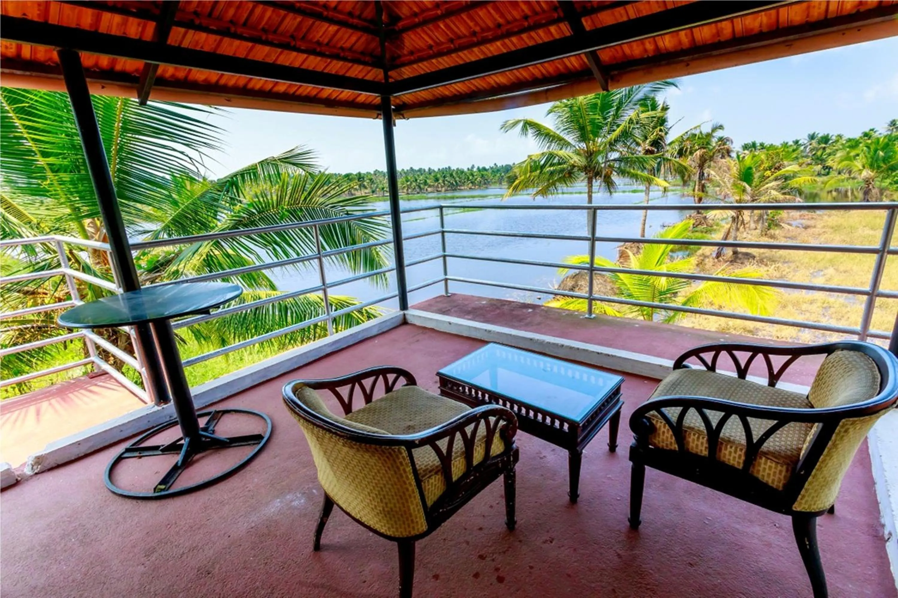 Restaurant/places to eat in Green Fields Kumarakom