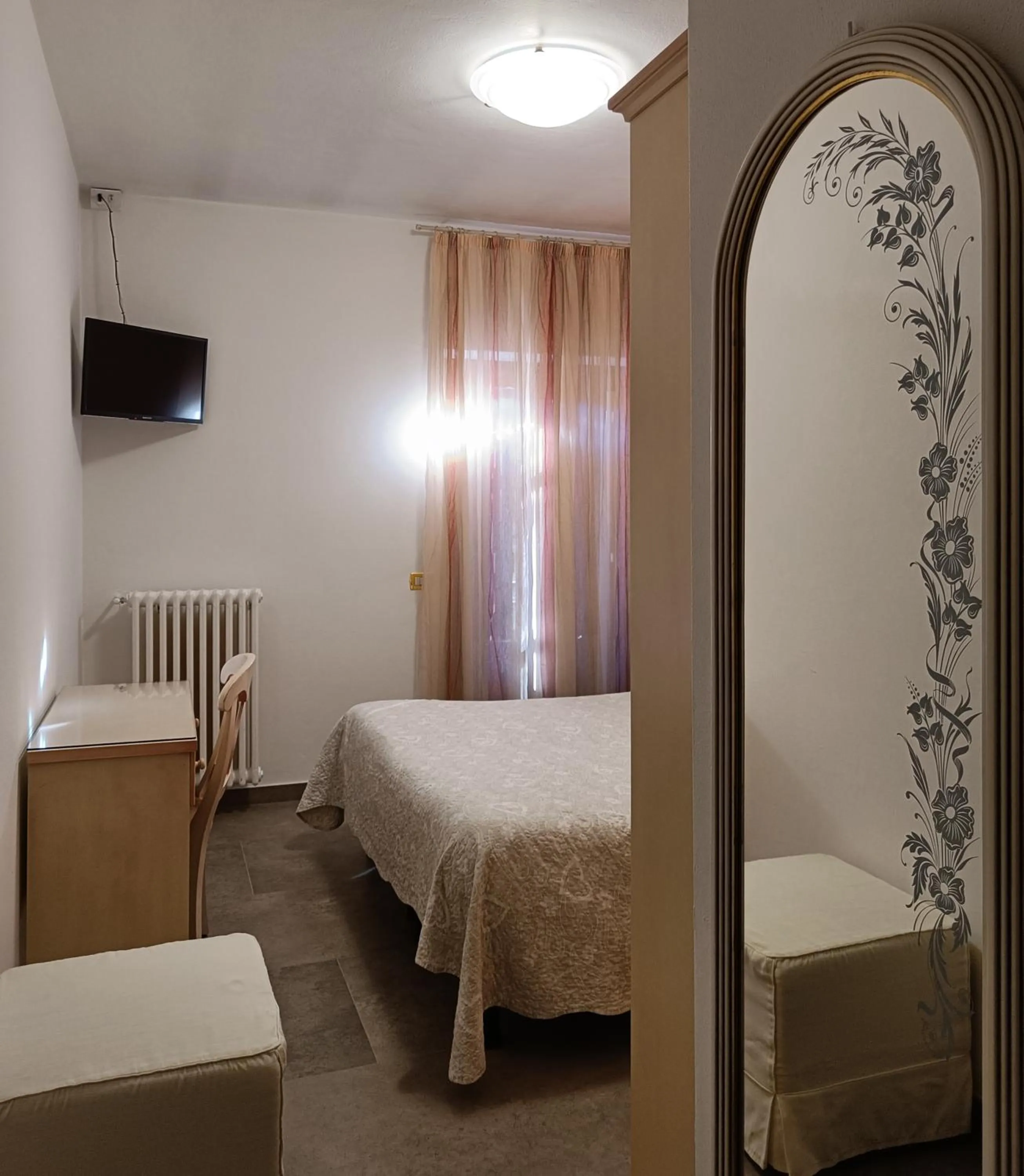 Bed in Albergo Ristorante Scanapà