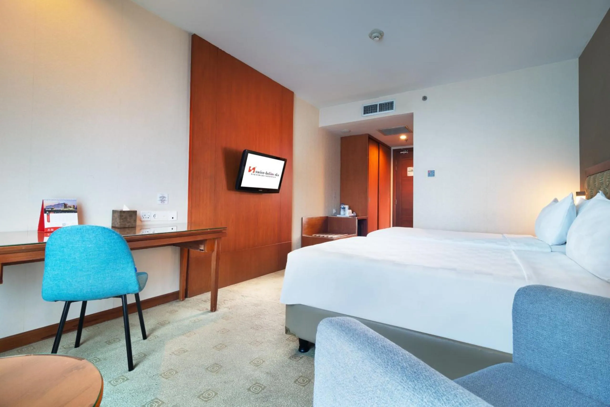 Bedroom, Bed in Swiss-Belinn SKA Pekanbaru