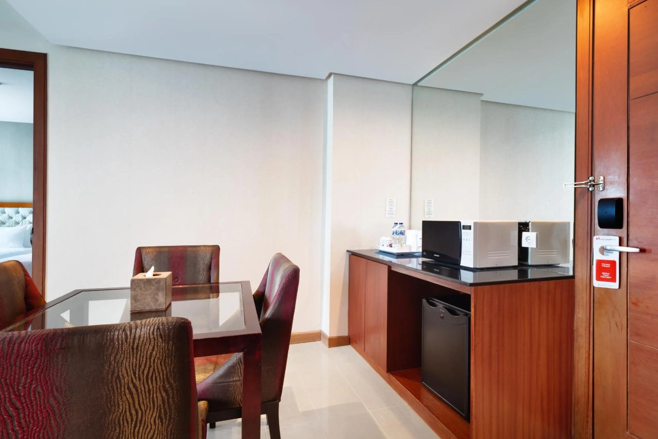 Kitchen or kitchenette in Swiss-Belinn SKA Pekanbaru