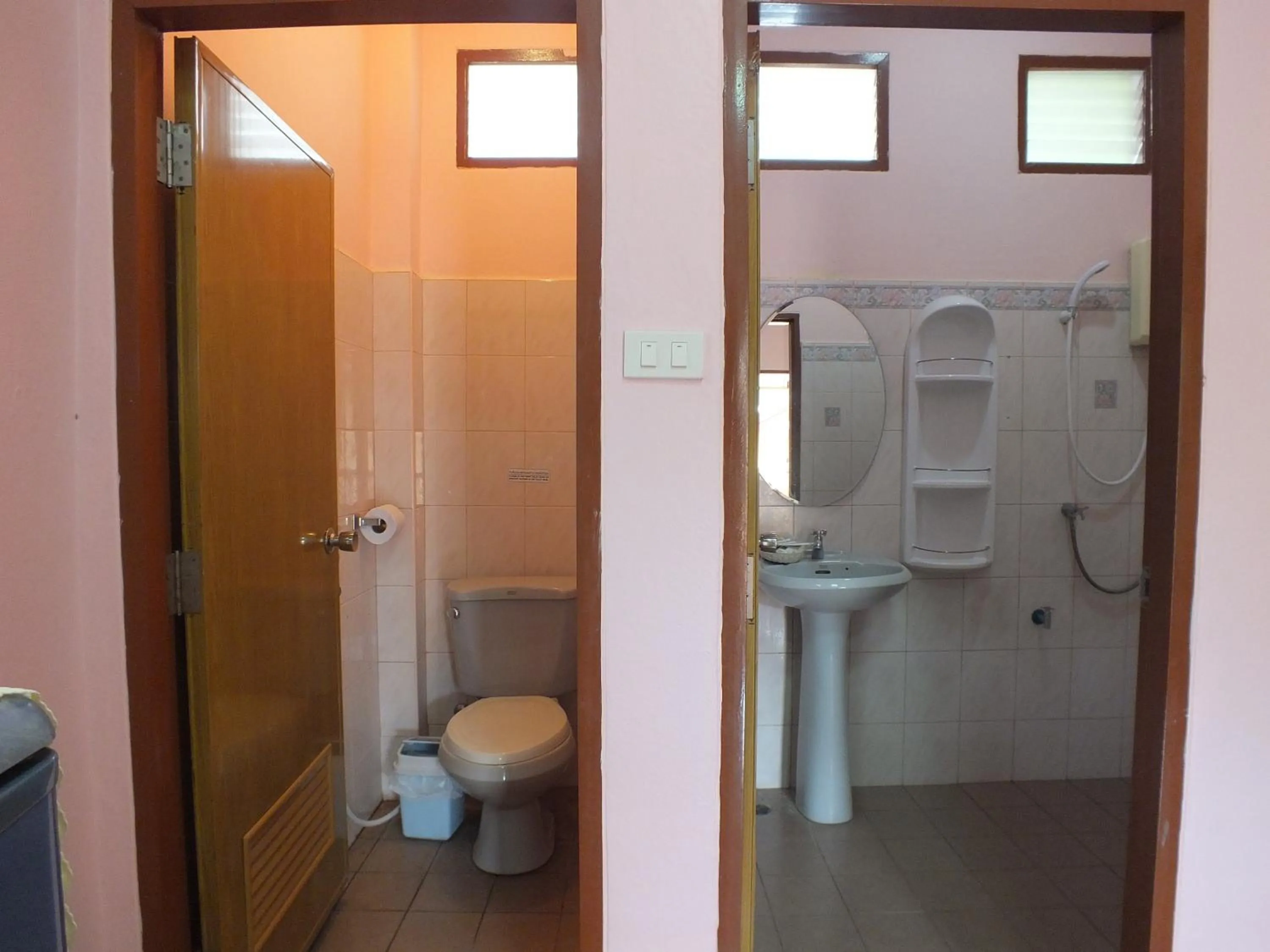 Bathroom in Baan Vanida Garden Resort