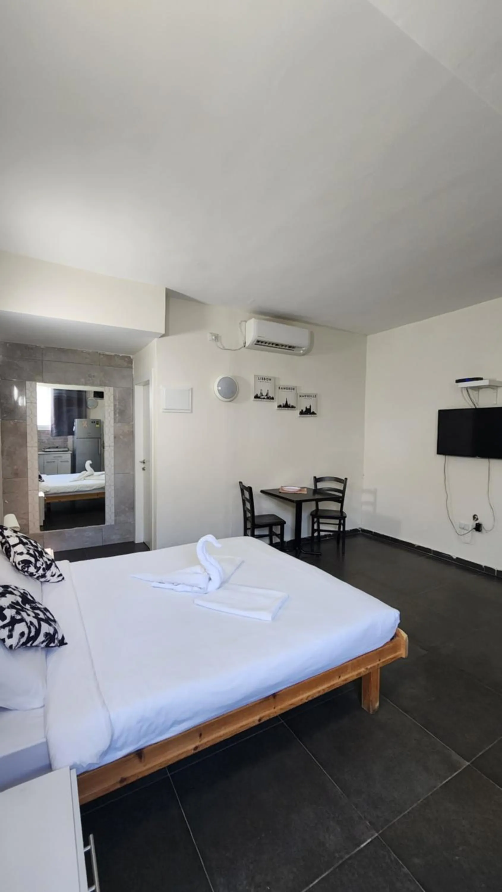 Bed in David Hameleh House