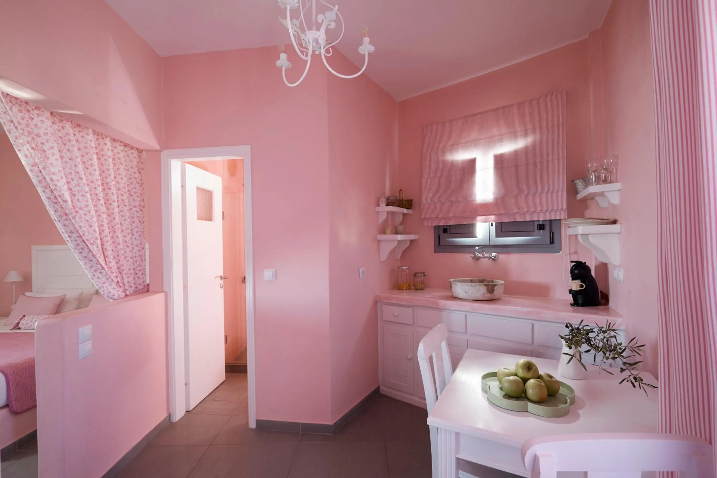 Coffee/tea facilities in Senses Boutique Hotel