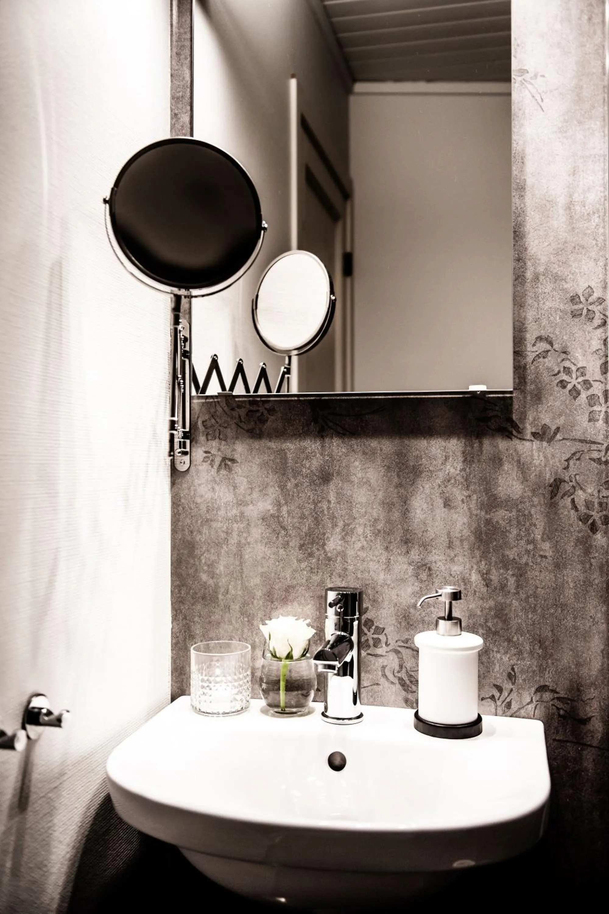 Bathroom in Fjærland Fjordstove Hotell - Huseby Hotelldrift AS