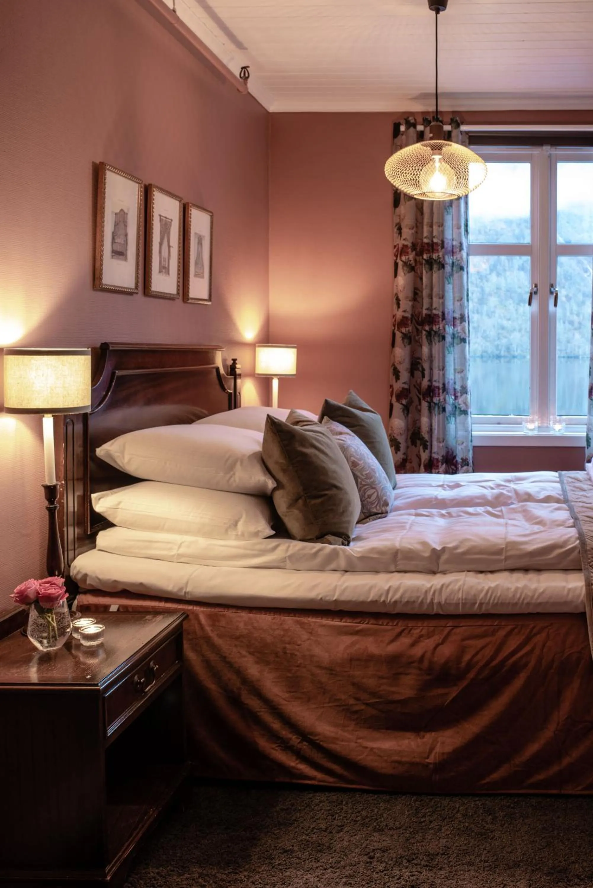 Bedroom, Bed in Fjærland Fjordstove Hotell - Huseby Hotelldrift AS