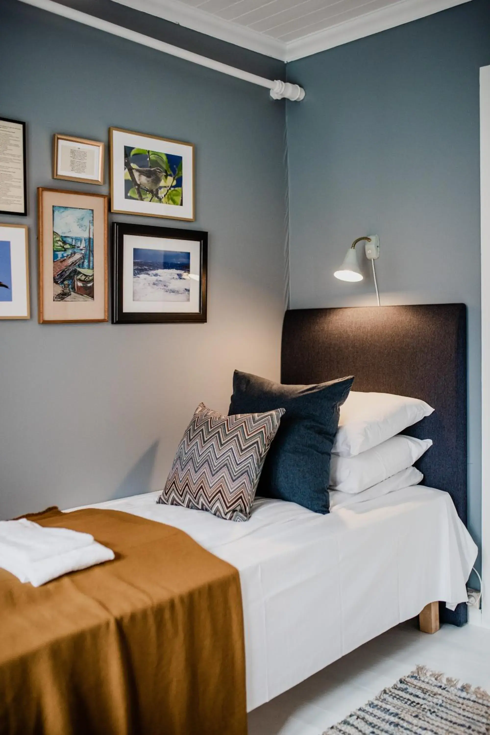 Single Room with Bathroom in Fjærland Fjordstove Hotell - Huseby Hotelldrift AS Single Room with Bathroom in Fjærland Fjordstove Hotell - Huseby Hotelldrift AS