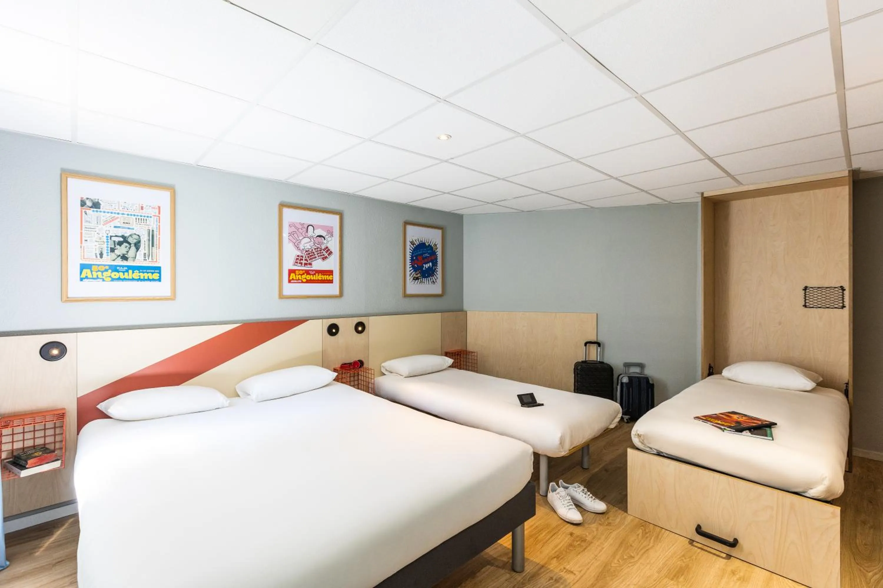 Photo of the whole room, Bed in ibis budget Angoulême Centre