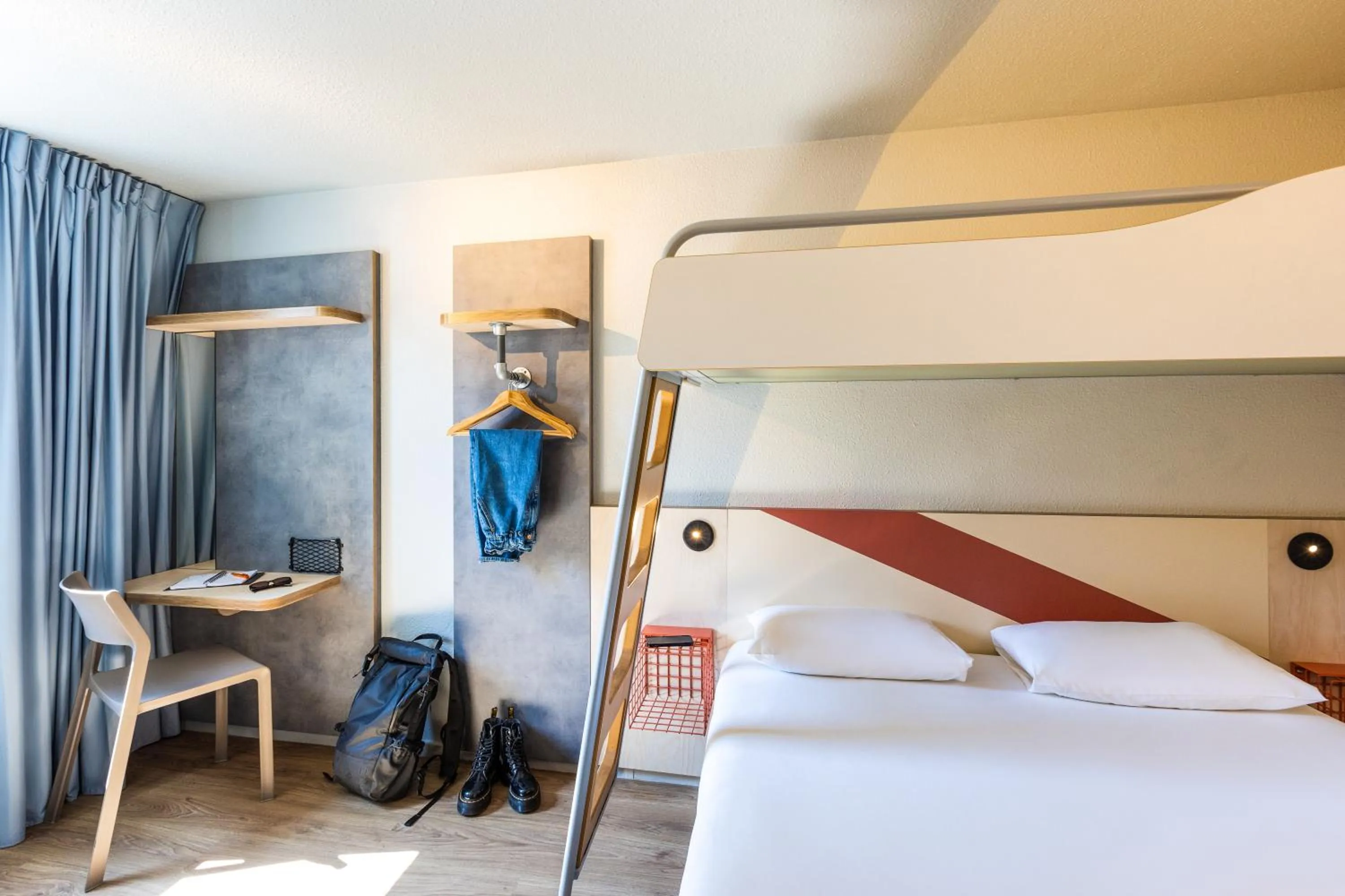 Photo of the whole room, Bed in ibis budget Angoulême Centre