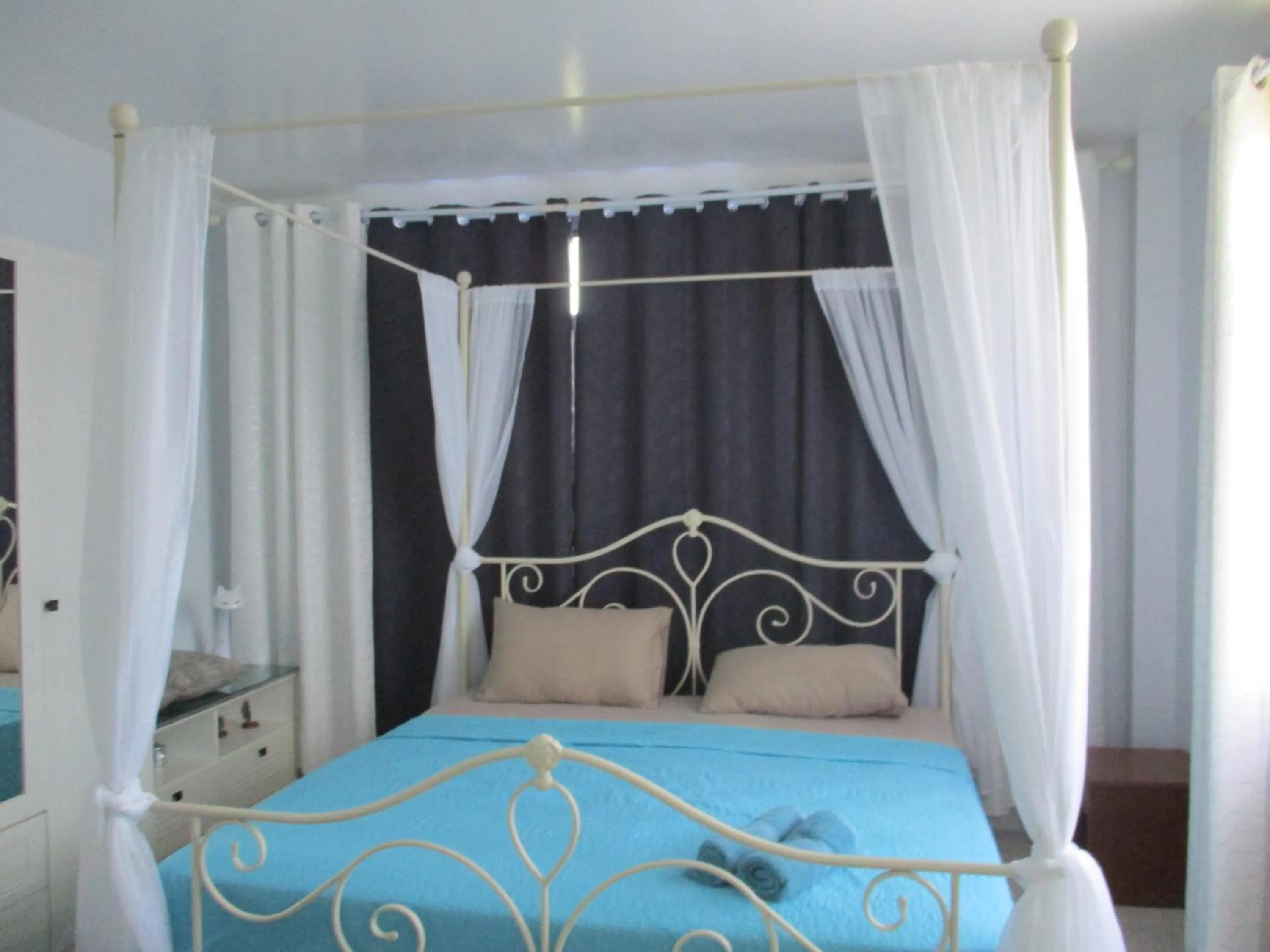Bed in Similan Hotel